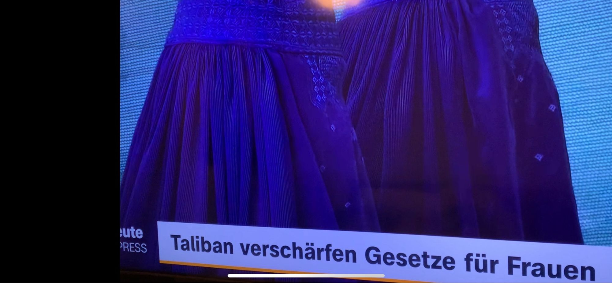 Screenshot von heute morgen von den heute Express Nachrichten. Zu sehen sind zwei Frauen vollverschleiert. Darunter Banner mit Text: Taliban verschärfen Gesetze für Frauen