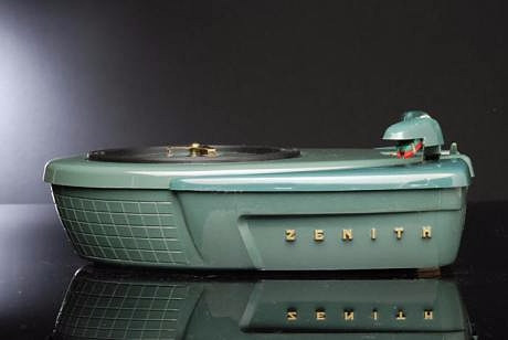 Jet Age Zenith Phantom S.9017 Record Player – 1957

side view w zenith logo