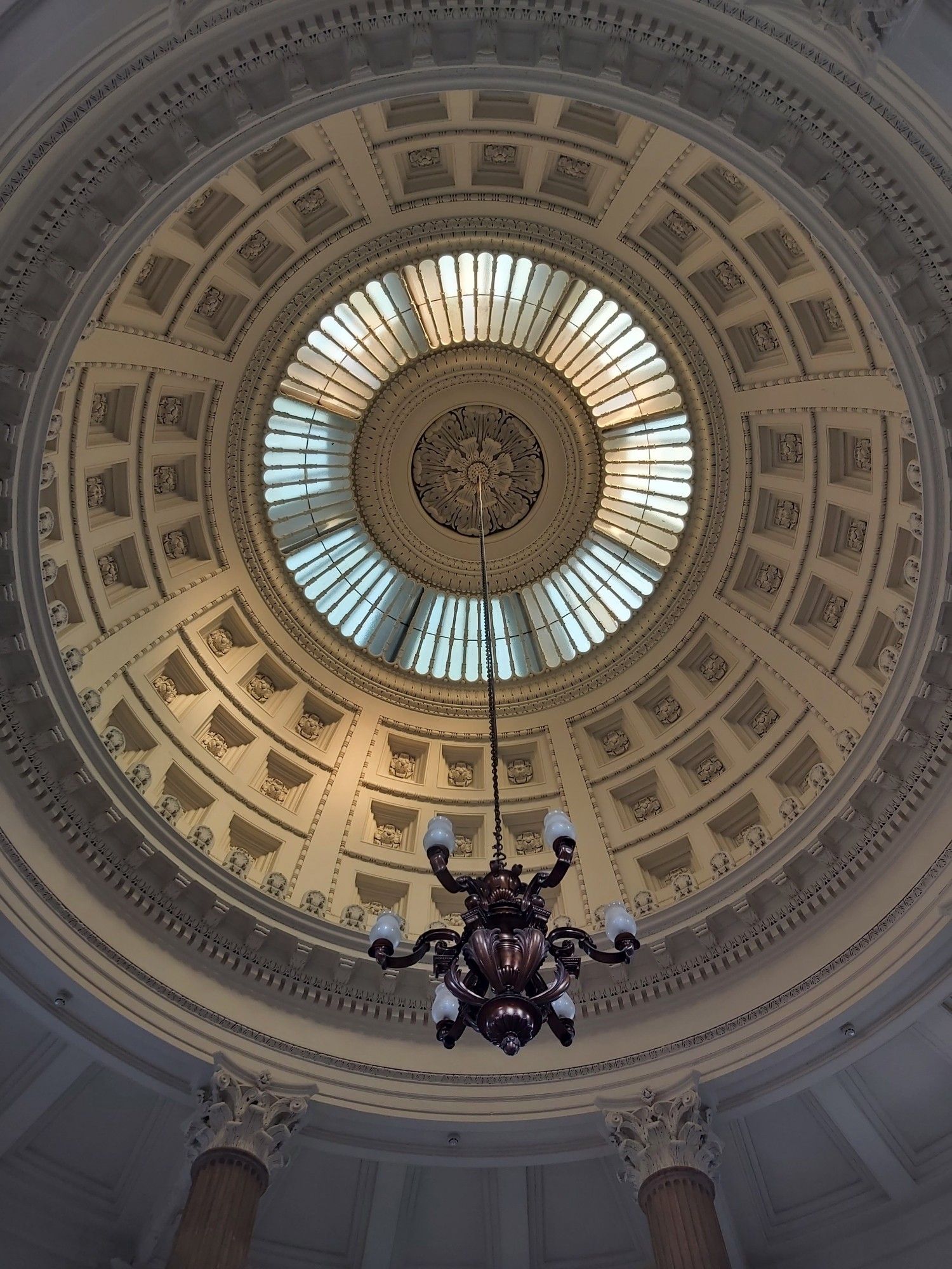 Dome ceiling pattern in circles