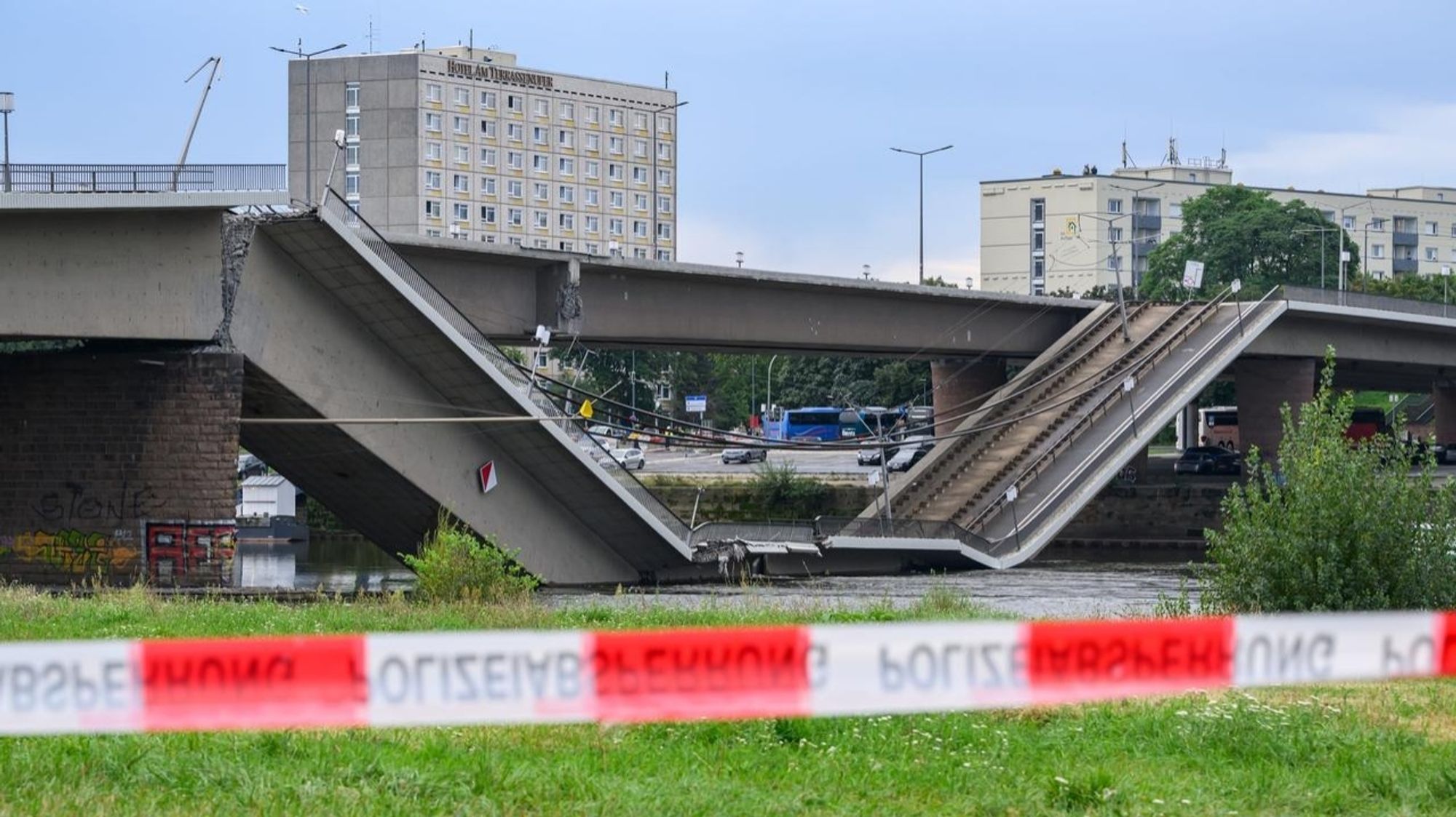 Die Carolabrücke in Dresden ist eingestürzt