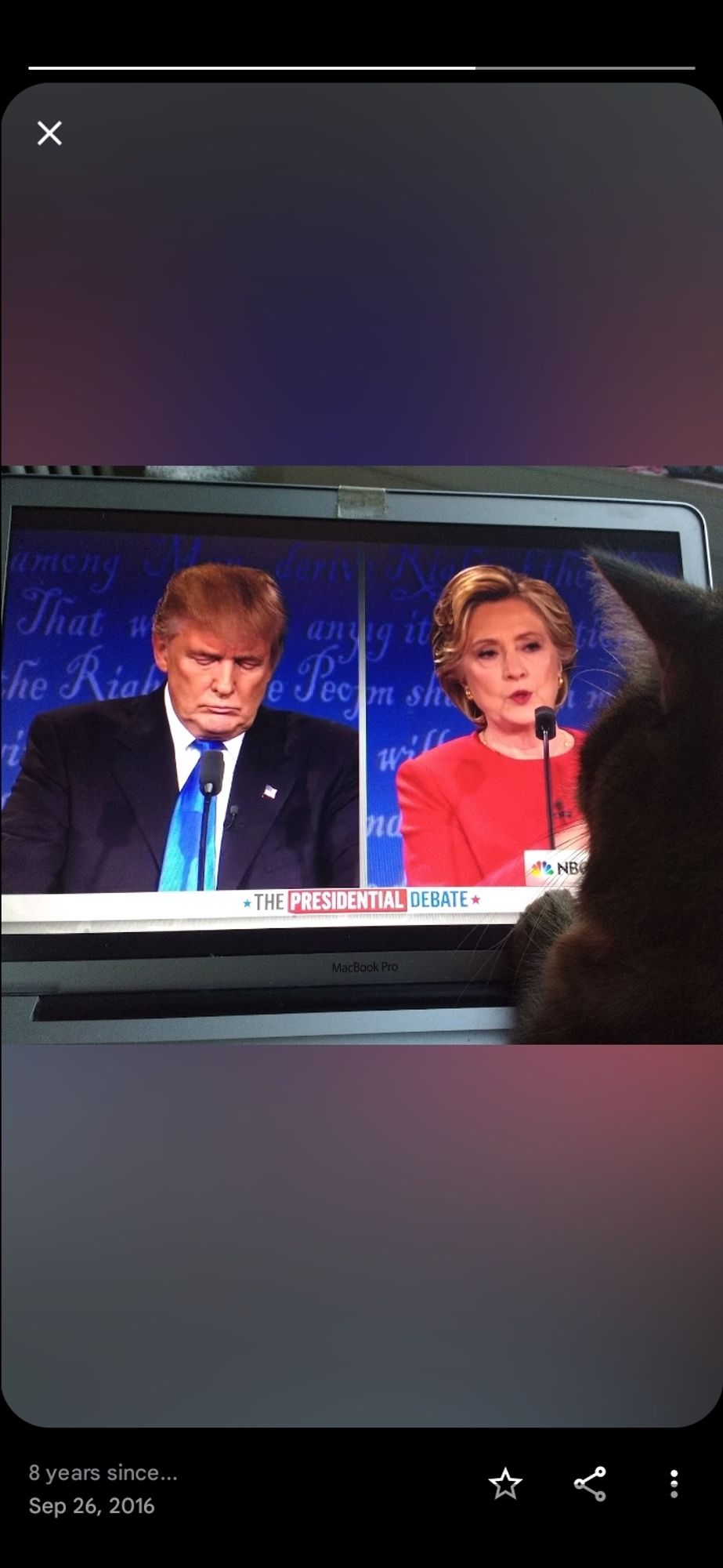 Photo of 2016 debate a mad king donny looks pouty while HRC looks assured.