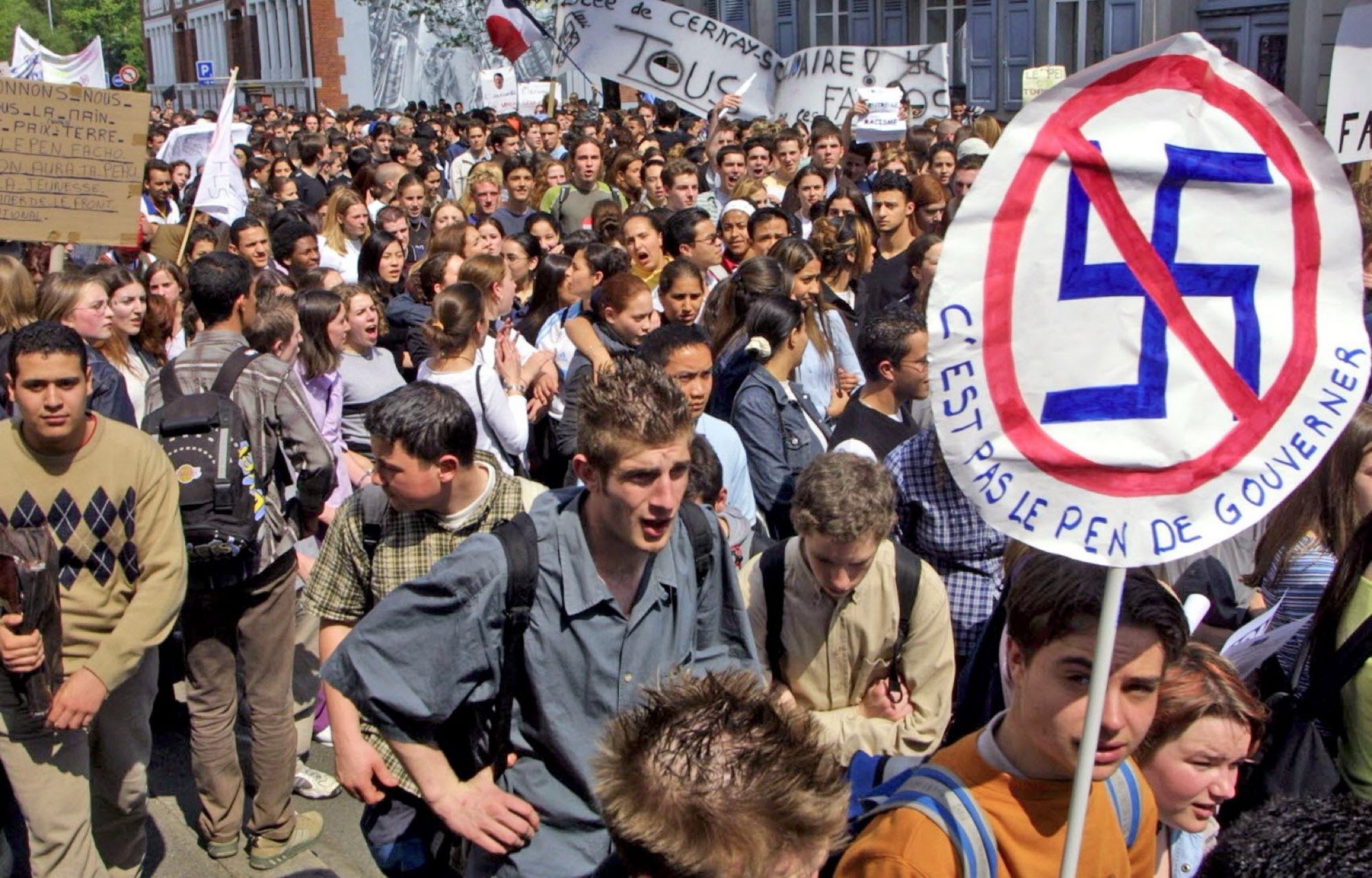 Manif anti FN et Le Pen en 2002