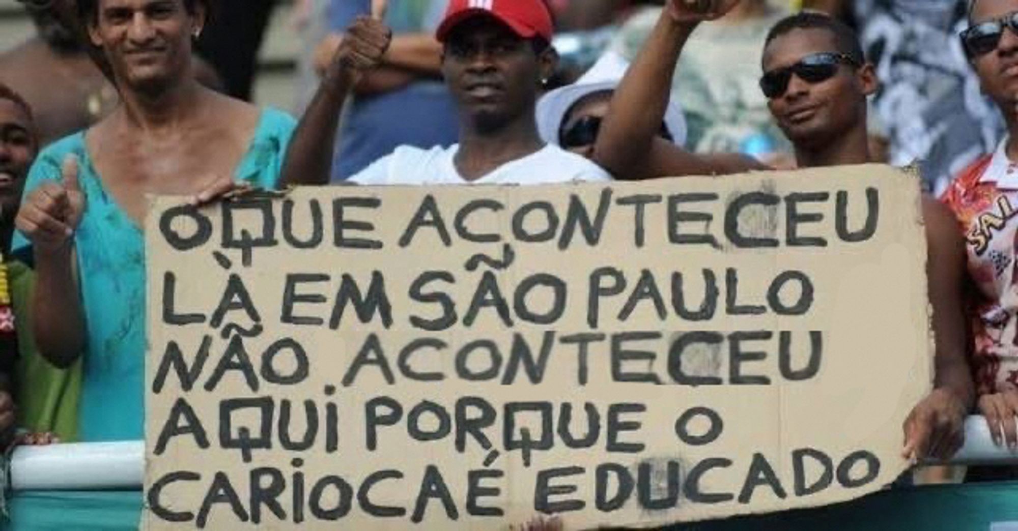 Mensagem do meme alterada para a frase: “O que aconteceu lá em São Paulo não aconteceu aqui porque o carioca é educado”