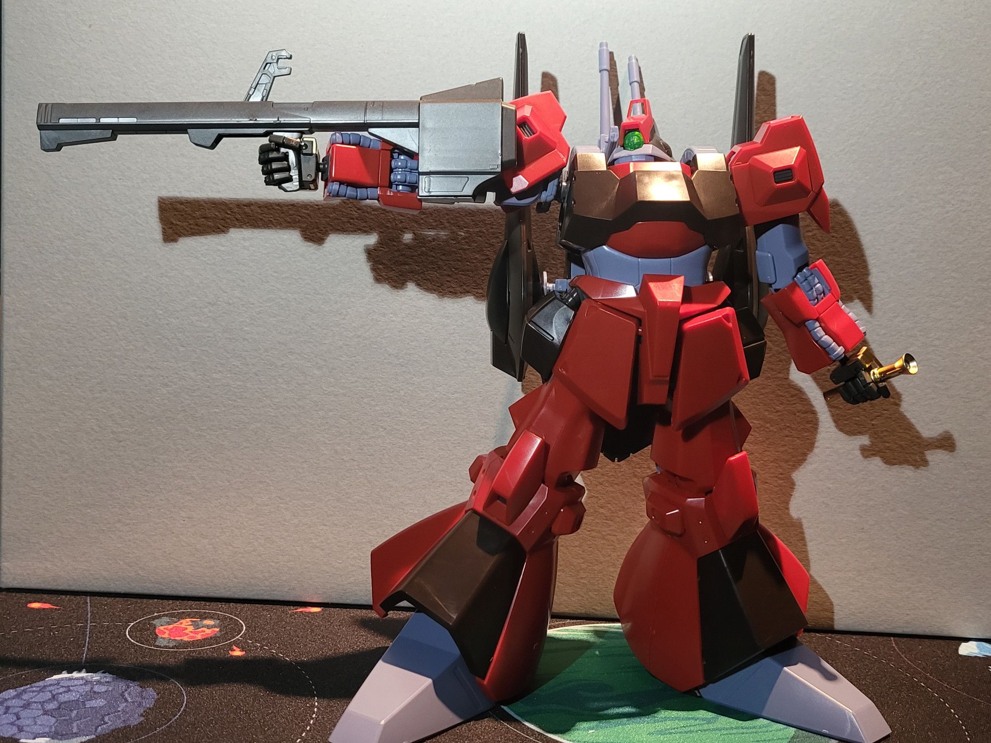 An MG Rick Dias holding it's weapon with the hands of a MG Hyaku Shiki.