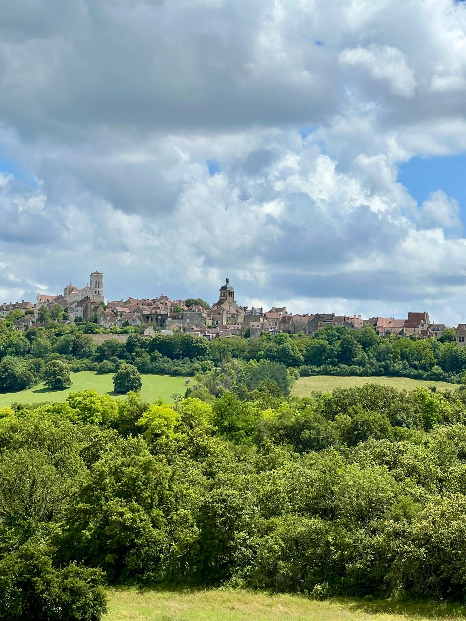 Vue sur la Colline éternelle dé Vezelay