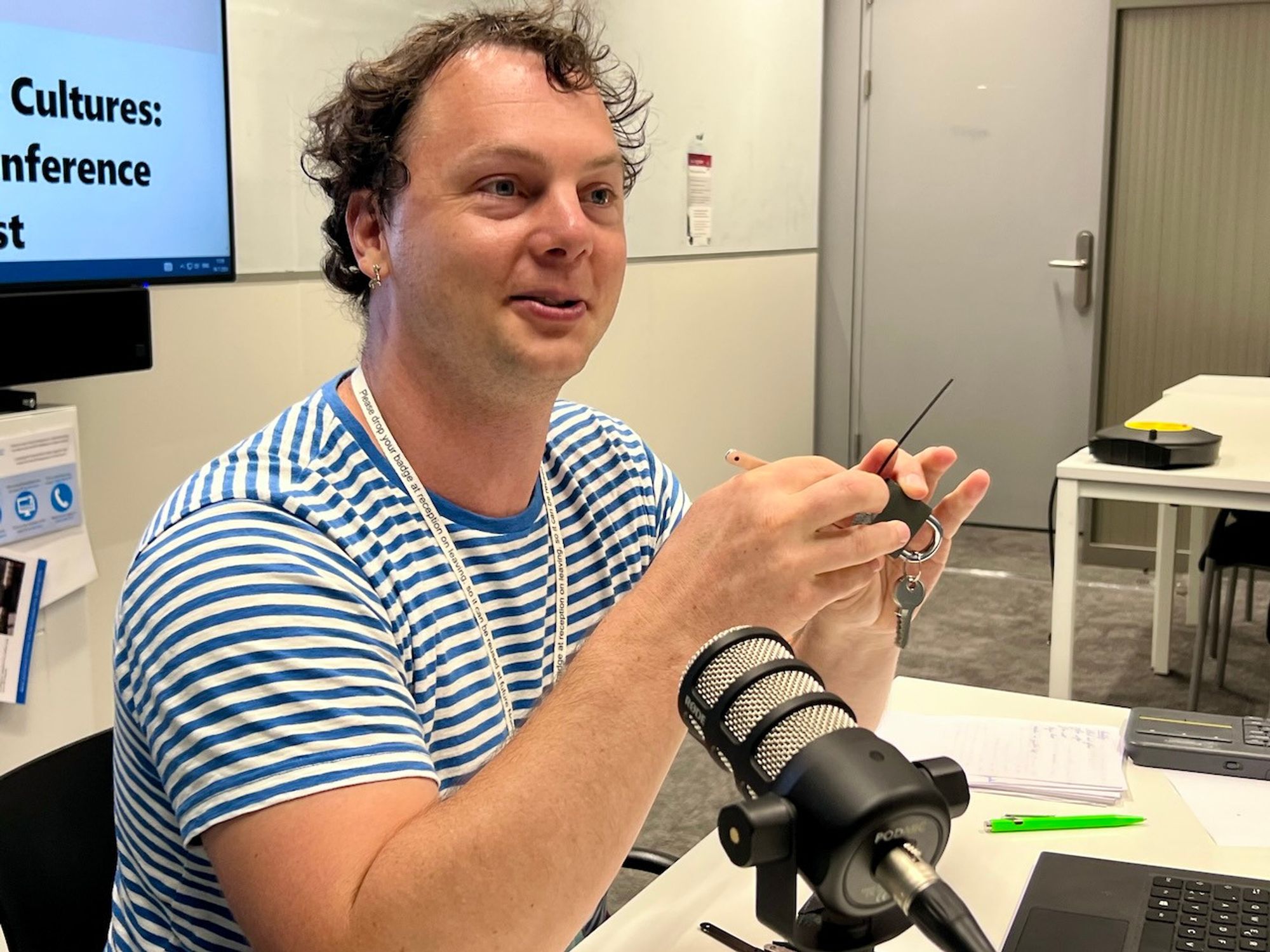 Sylvain Besençon (University of Fribourg, CH) picking the lock of a padlock within the podcast session!