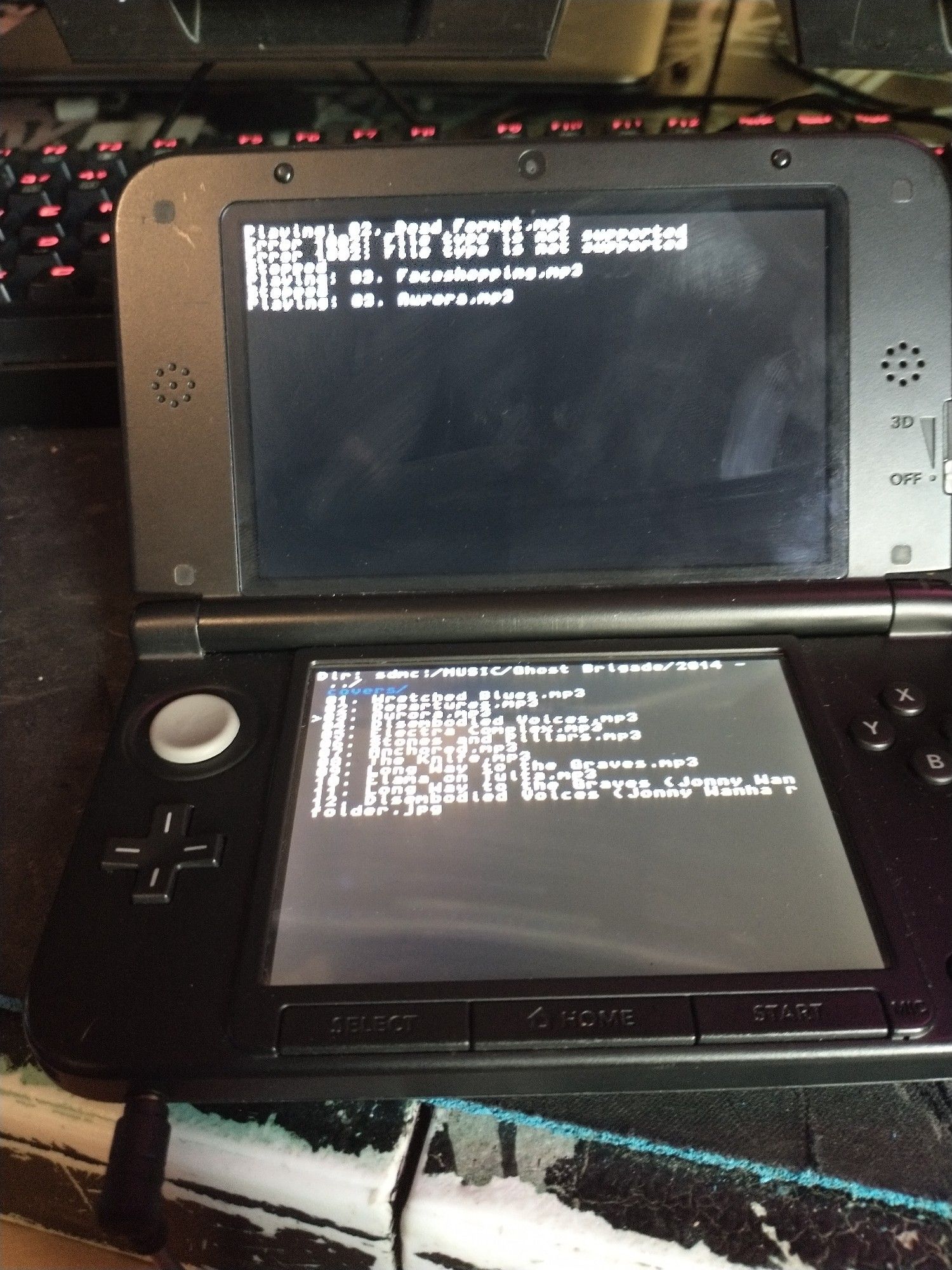 uhhh using ctrmus on 3dsxl to play tunes. I can close it and continue to listen