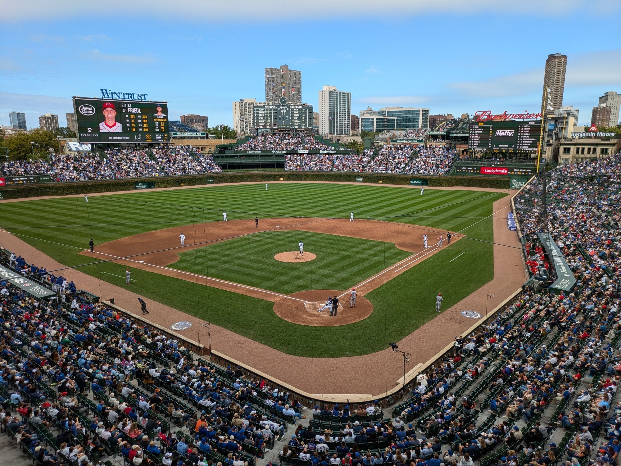 An excellent seat view from Wrigley Field on the last game of the year.