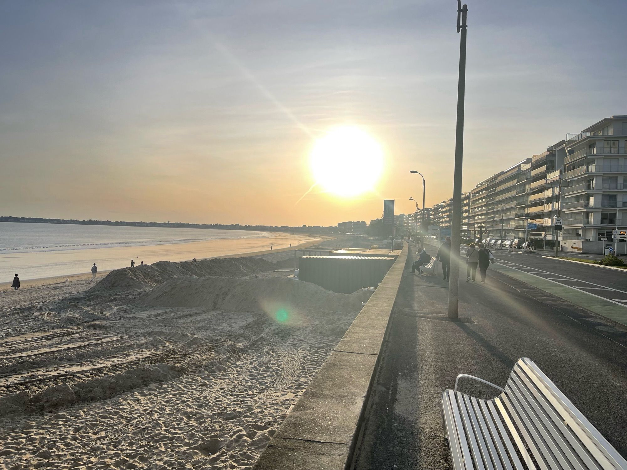 Un coucher de soleil sur la plage