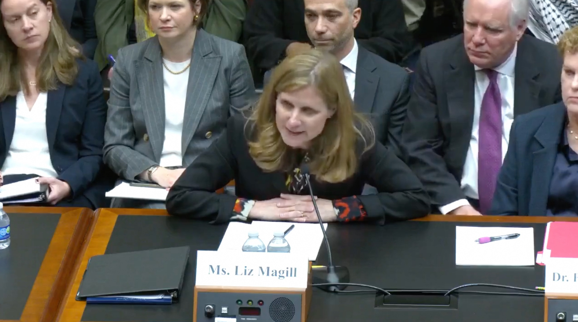 Liz Magill, présidente de l'Université de Pennsylvanie, auditionnée au Congrès, devant les membres de la commission de l’éducation de la Chambre des représentants.