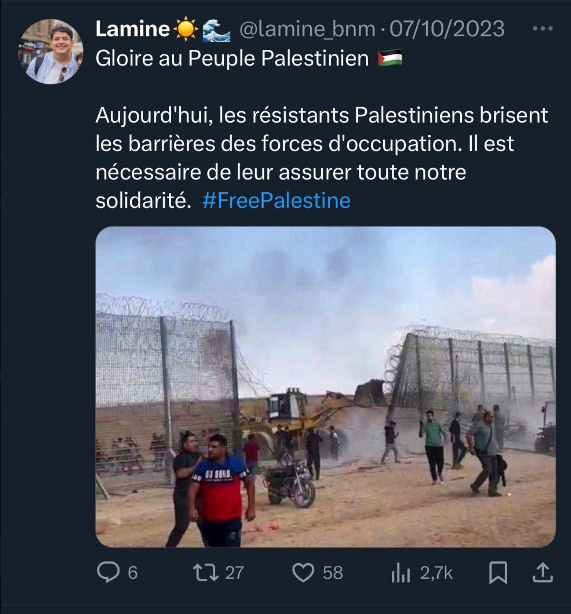 Tweet du 7 octobre 2023 de l'attaché parlementaire du député Delogu : "Gloire au Peuple Palestinien Aujourd'hui, les résistants Palestiniens brisent les barrières des forces d'occupation. Il est nécessaire de leur assurer toute notre
solidarité. #FreePalestine"