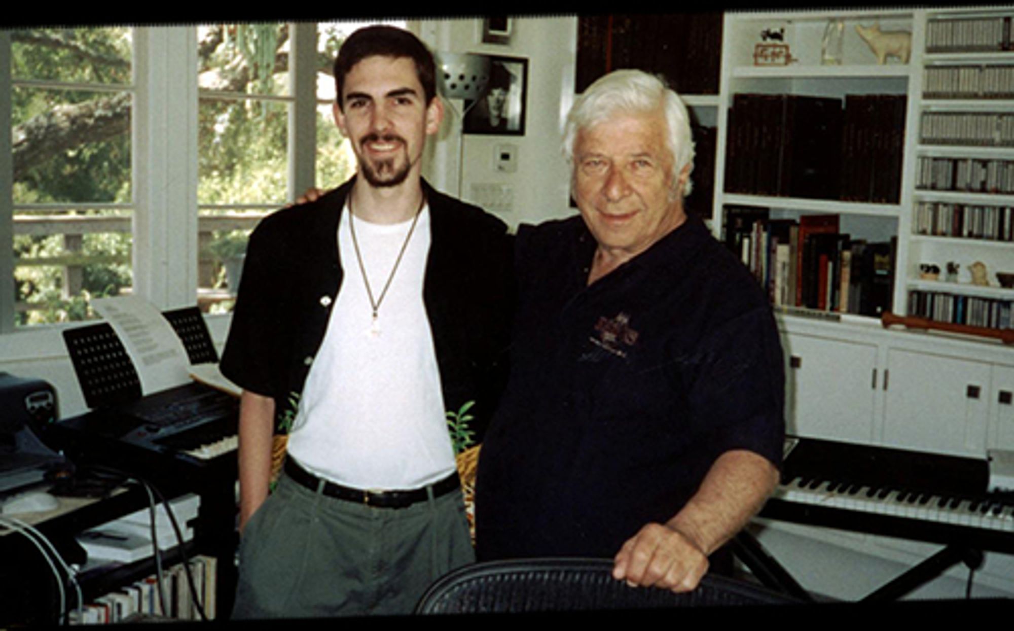 Le jeune Bear McCreary en compagnie du compositeur légendaire Elmer Bernstein