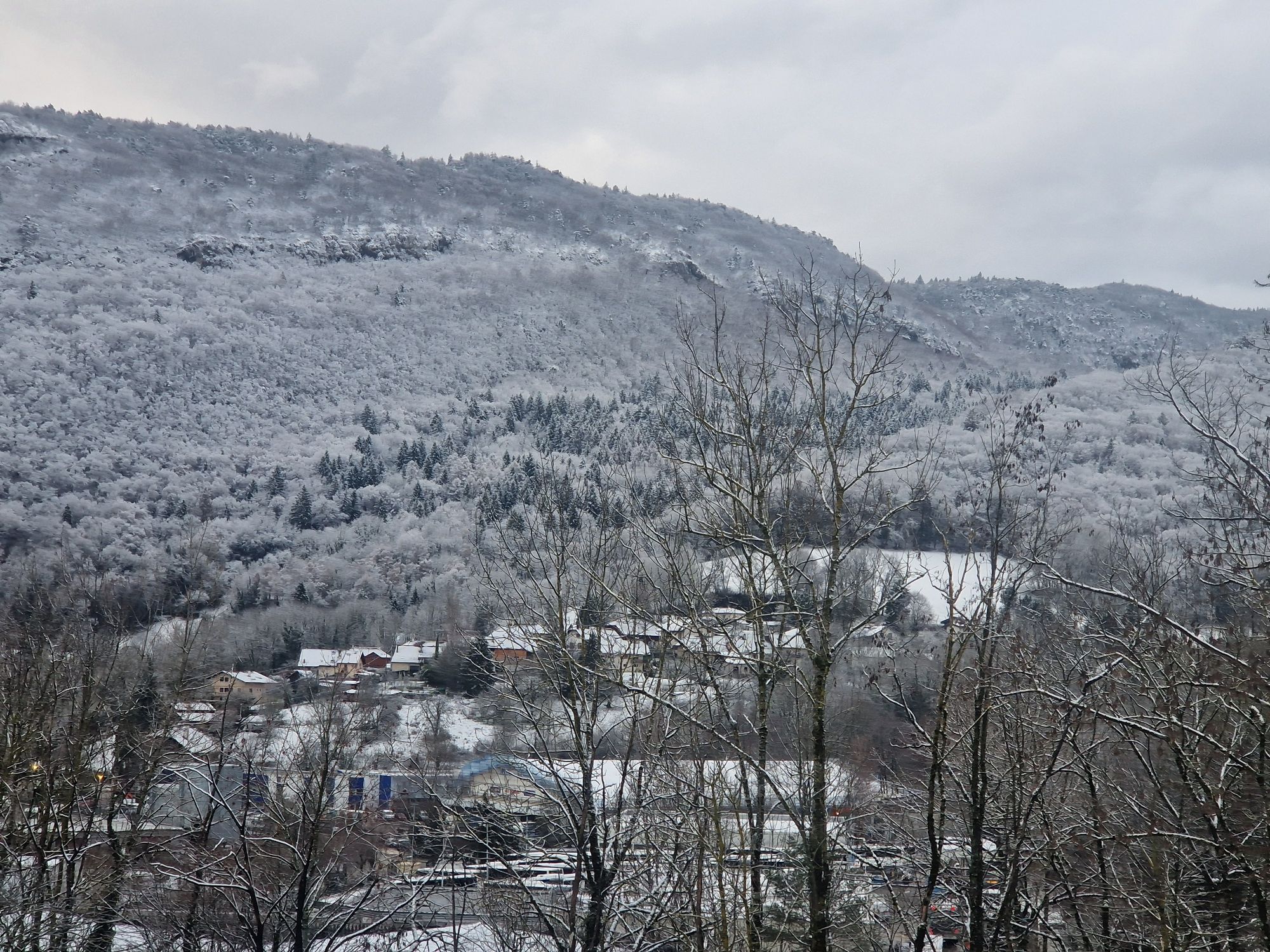 Montagne enneigée