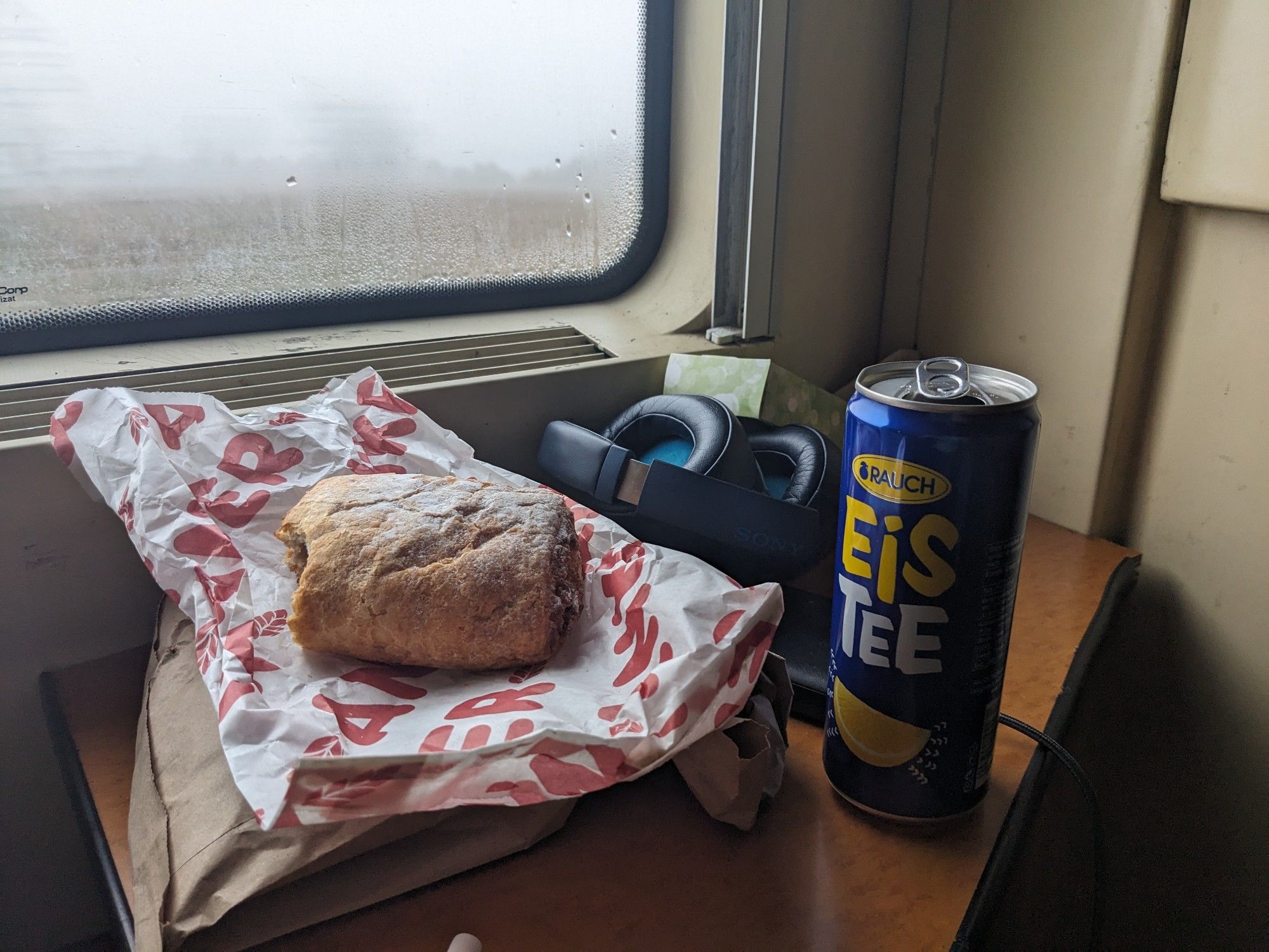 a walnut pastry I bought in Vienna and a lemon iced tea 