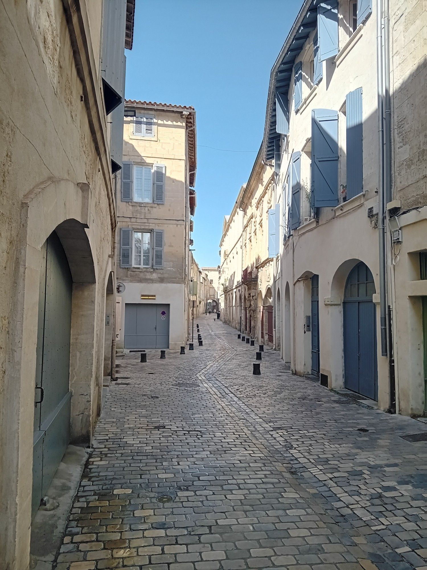 Old narrow street in Beaucaire.