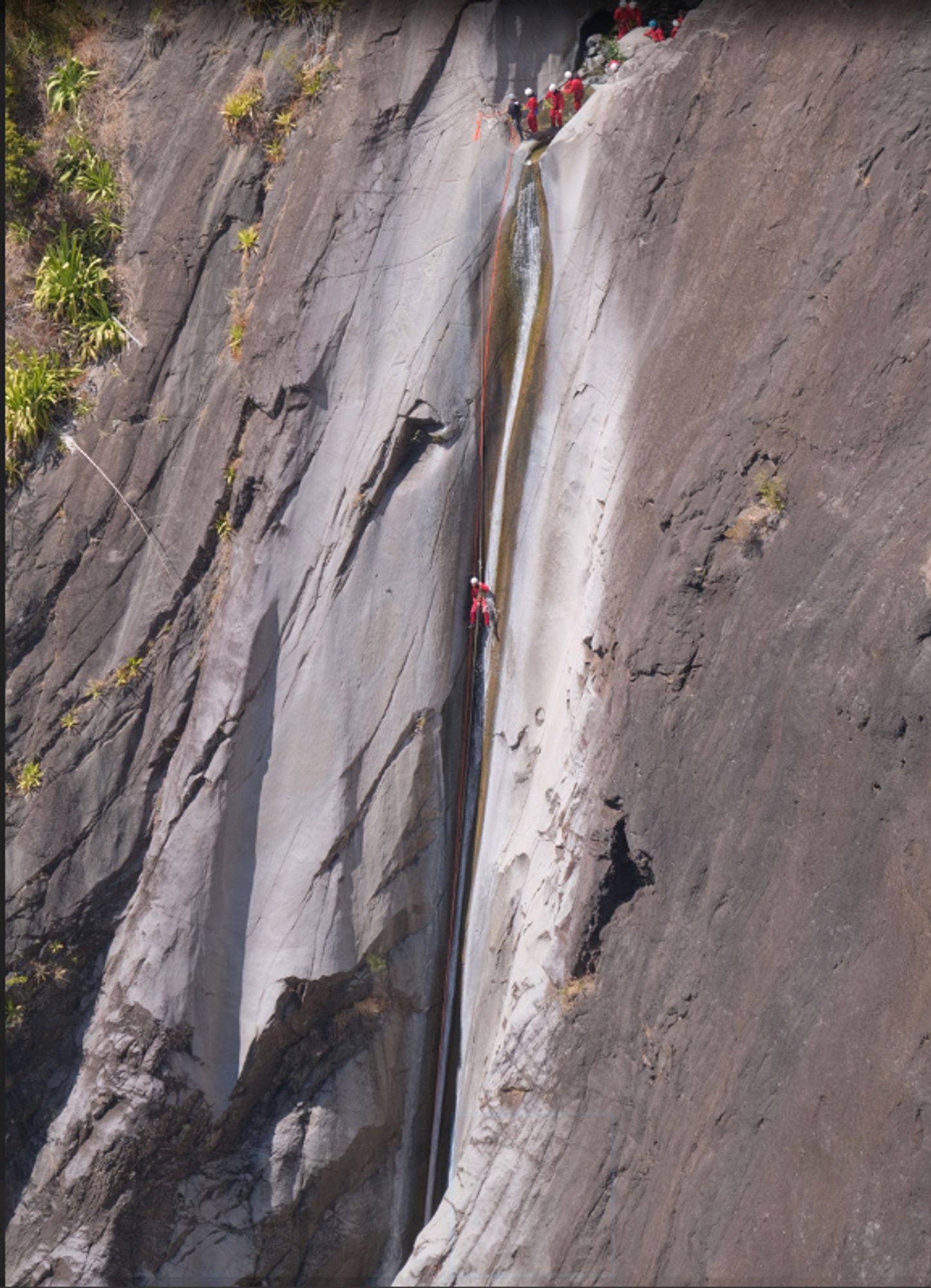 Canyoning dans l'îlet Feleurs Jaunes, cirque de Cilaos, île de la Réunion