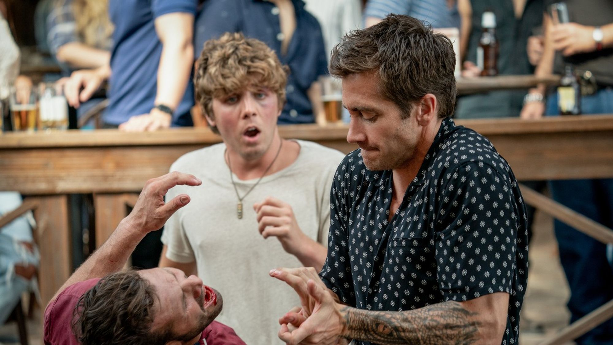 Jake Gyllenhaal se infla a dar guantadas en 'Road House. De profesión: duro'.