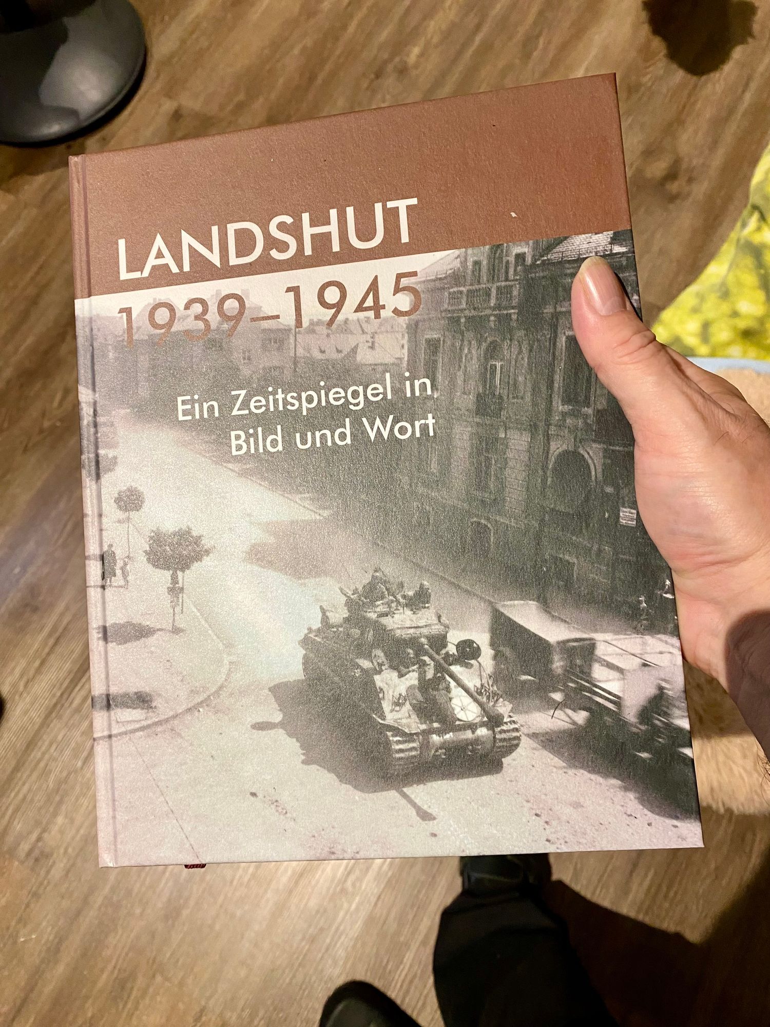 Buch LANDSHUT
1039-1945
Ein Zeitspiegel in Bild und Wort