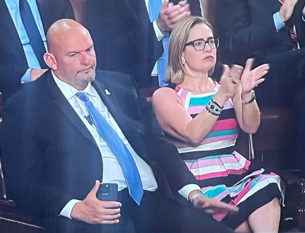 john fetterman and kyrsten sinema when netanyahu was speaking to congress
