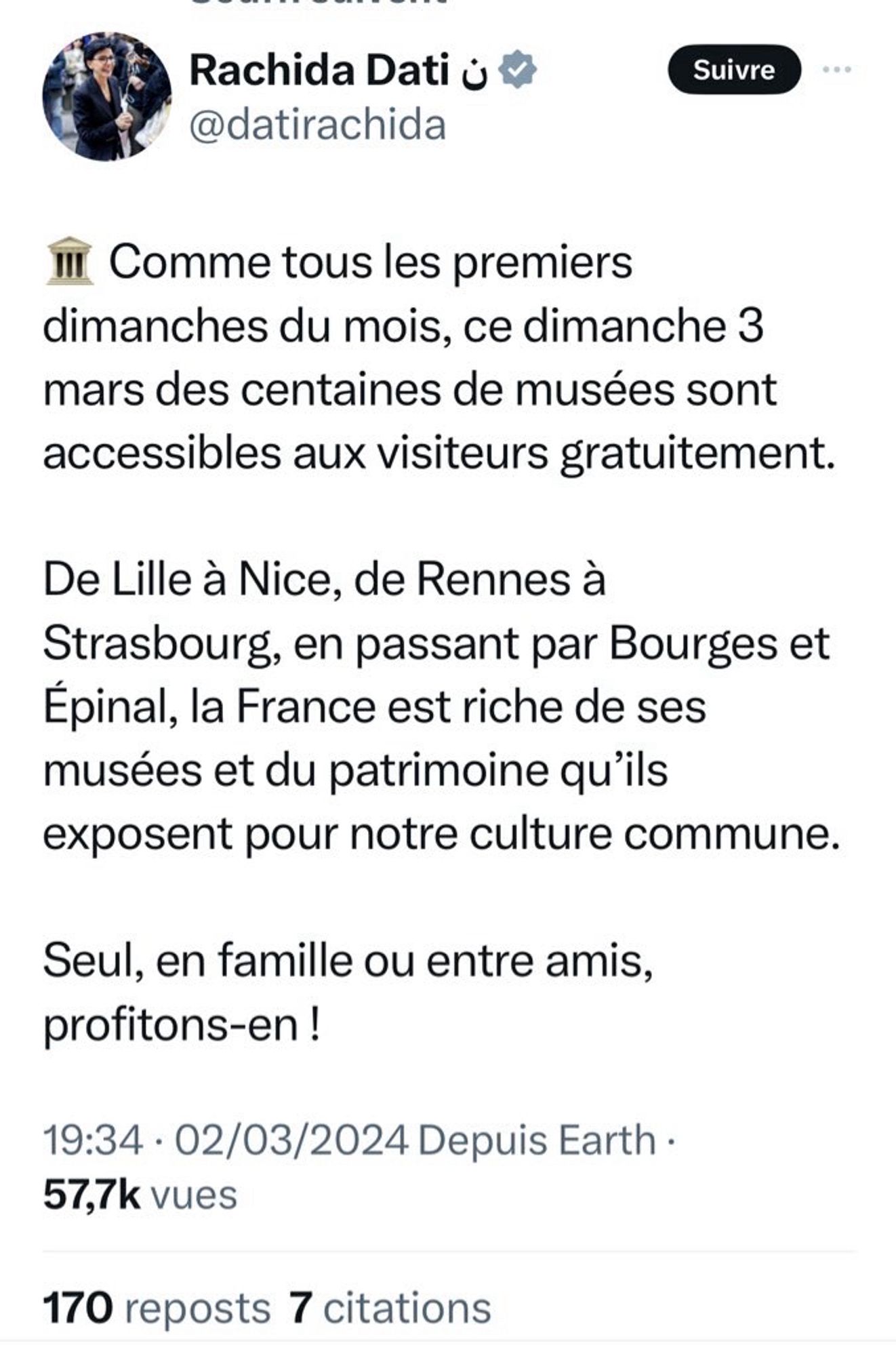 Tweet de Dati informant que « comme tous les premiers dimanche du mois, ce dimanche des centaines de musées sont gratuits ». 
A MA PLACE