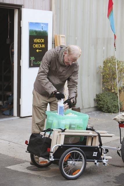 Ed begley jr in Happy Endings