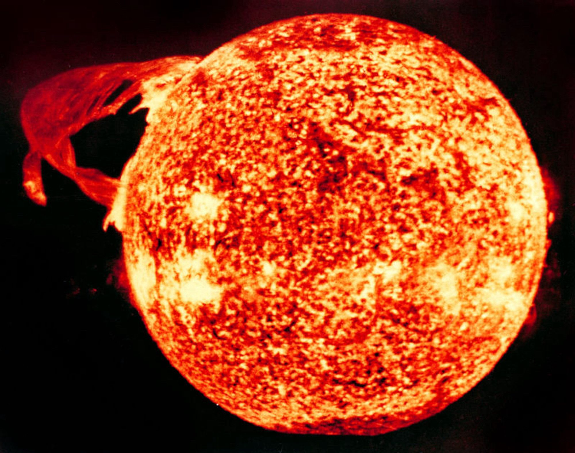 An excellent view of solar flare Sun taken by Skylab III ATM Apollo Telescope Mount. Photo taken on December 19, 1973. NASA, Public domain, via Wikimedia Commons. https://commons.wikimedia.org/wiki/File:Skylab_Solar_flare.jpg