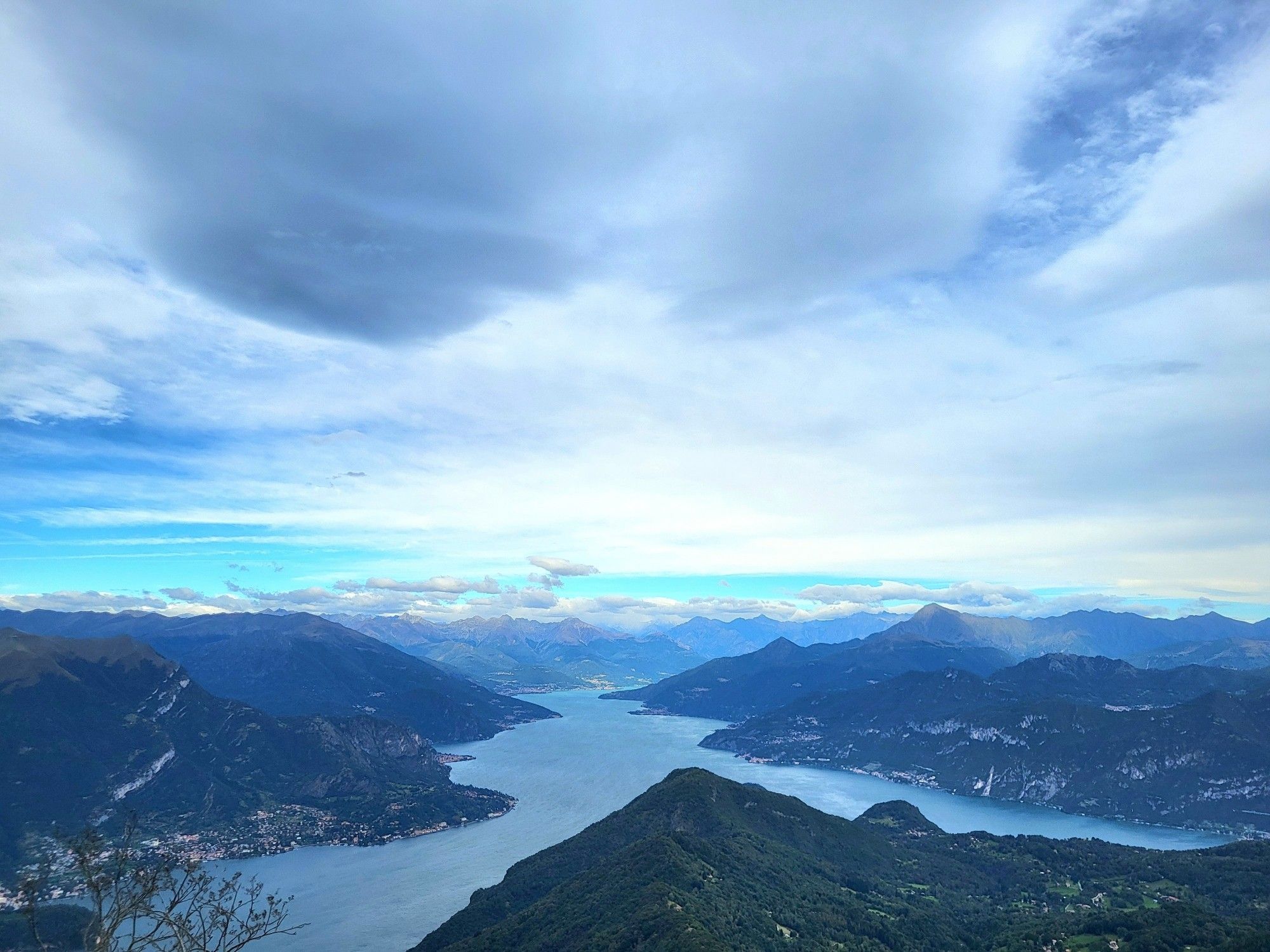 Blick von Süden auf den Comer See