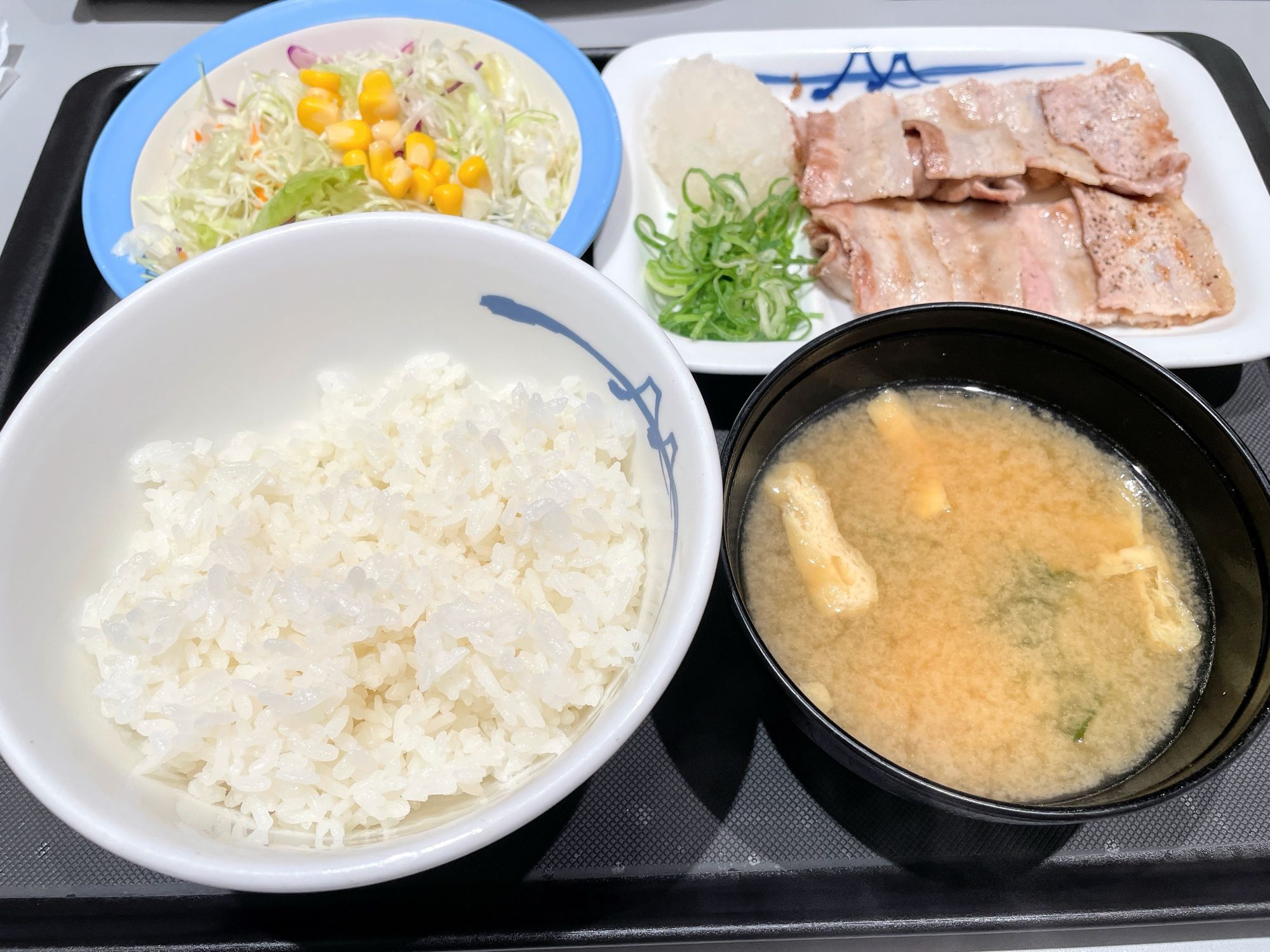 松屋の豚カルビ焼肉定食