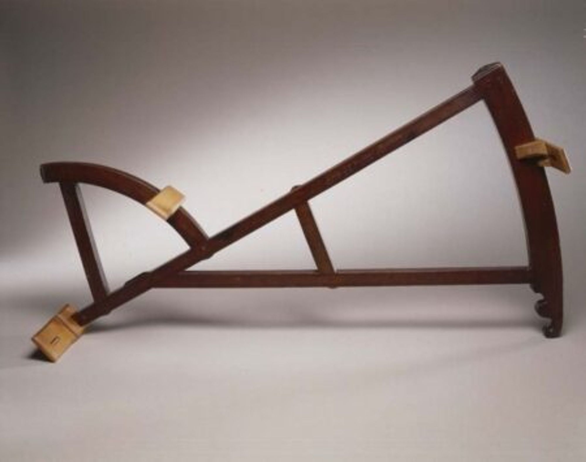 wooden instrument consisting of a large and small arc with sights, a back-staff, c. 1711, courtesy of The Mariners’ Museum, Peter Ifland Collection (1998.69.151)