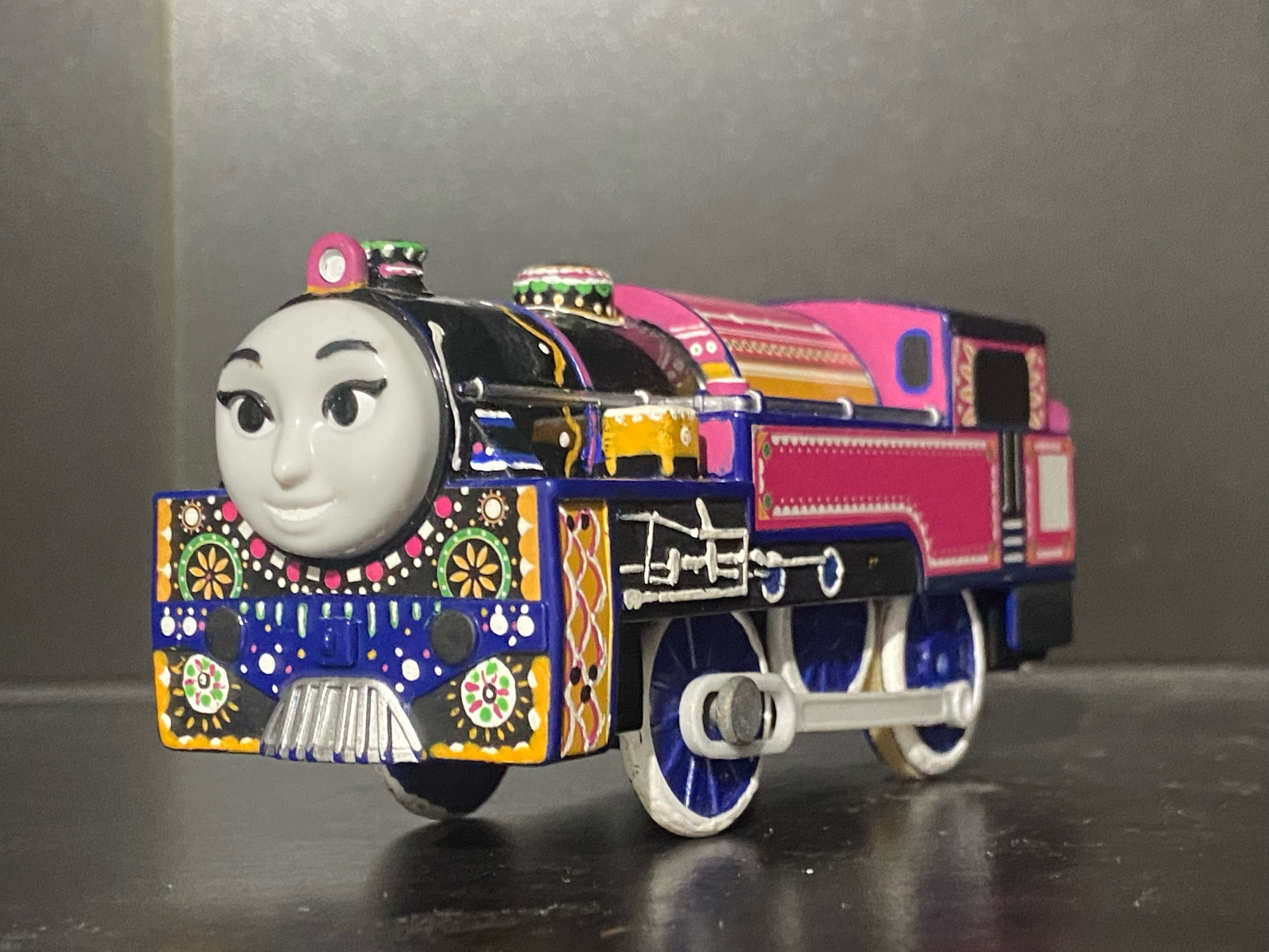 Side profile of Ashima.