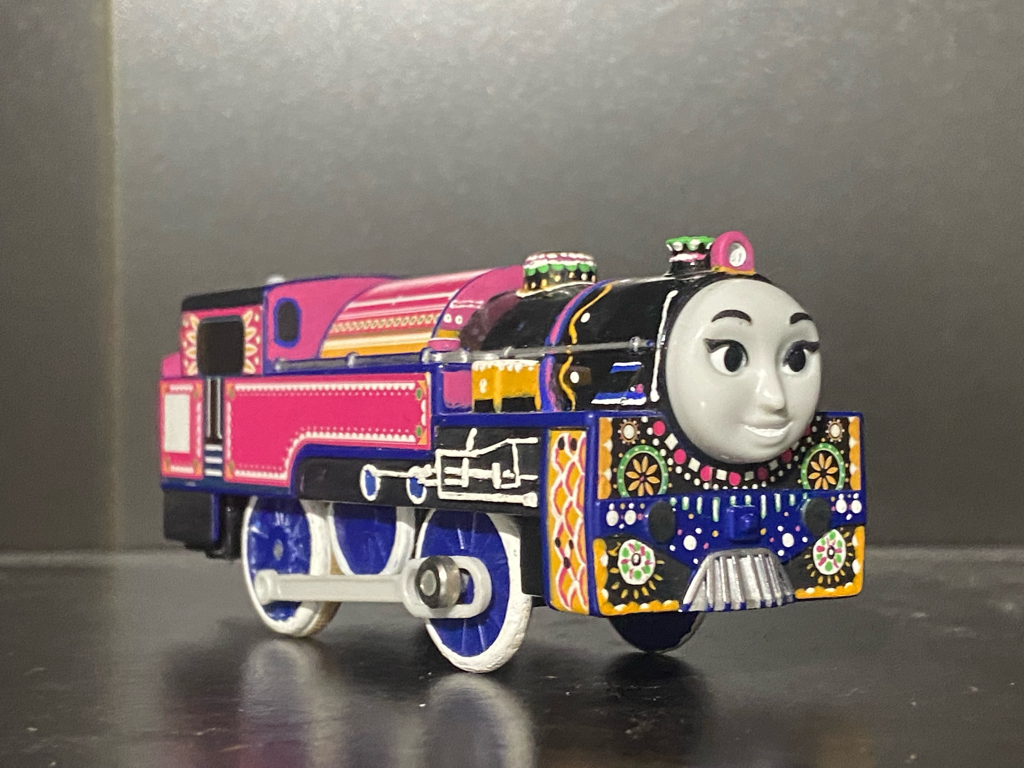 Side profile of Ashima.