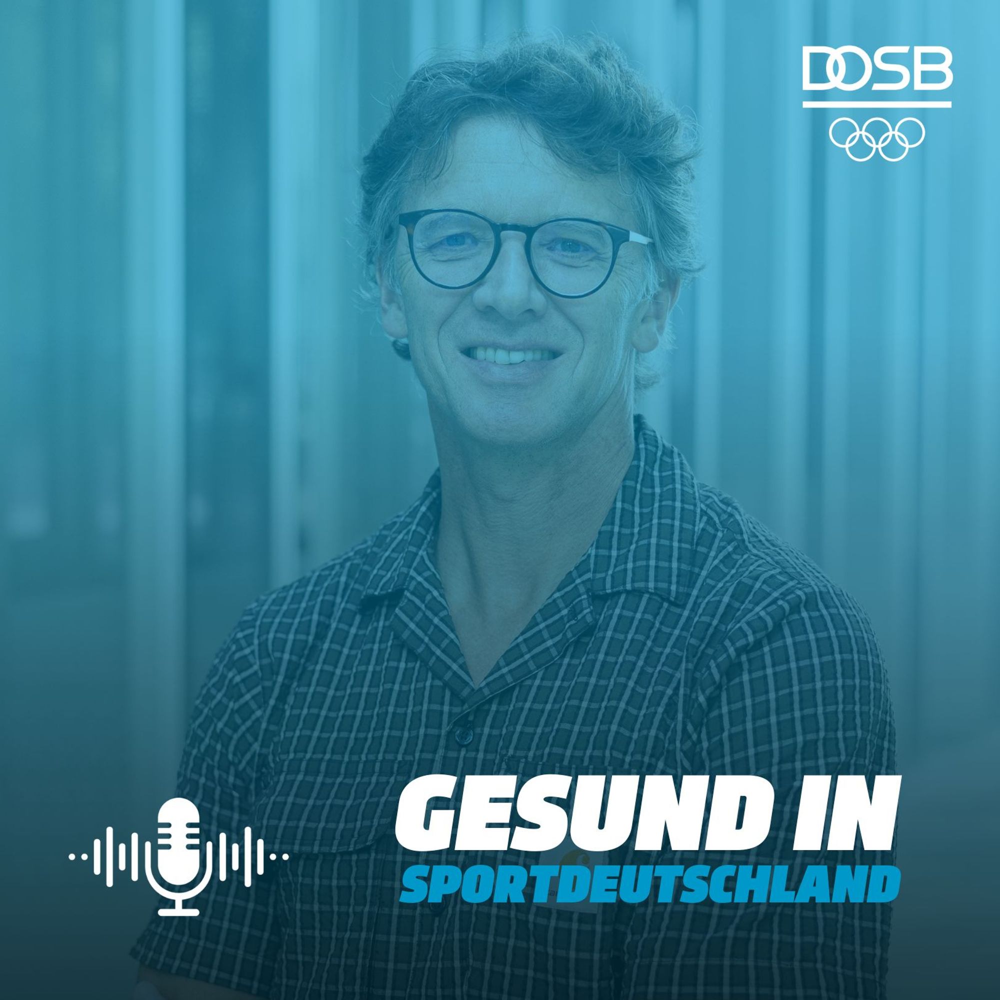 Gezeigt ist ein Sharepic der aktuellen Podcastfolge mit Dr. Hans Braun von der Deutschen Sporthochschule Köln, dessen Portraitfoto hinter einem blauen Schleier zu sehen ist. Davor steht in großen Lettern "Gesund in Sportdeutschland", daneben ein stilisiertes Mikrofon mit Schallwellen. Oben ist das Logo des Deutschen Olympischen Sportbundes zu sehen.