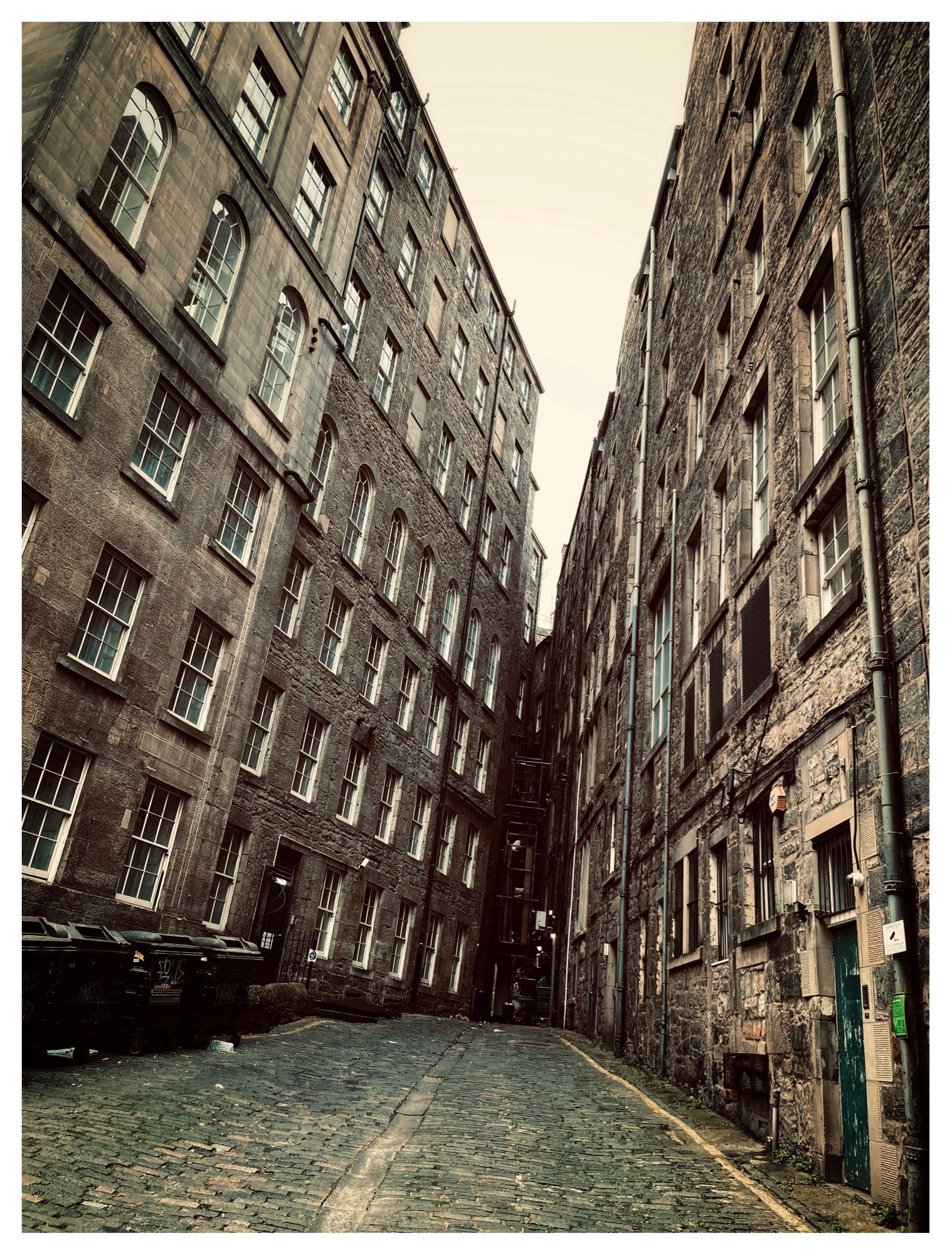 Photo of a weirdly forced perspective type street off Calton Rd in Edinburgh