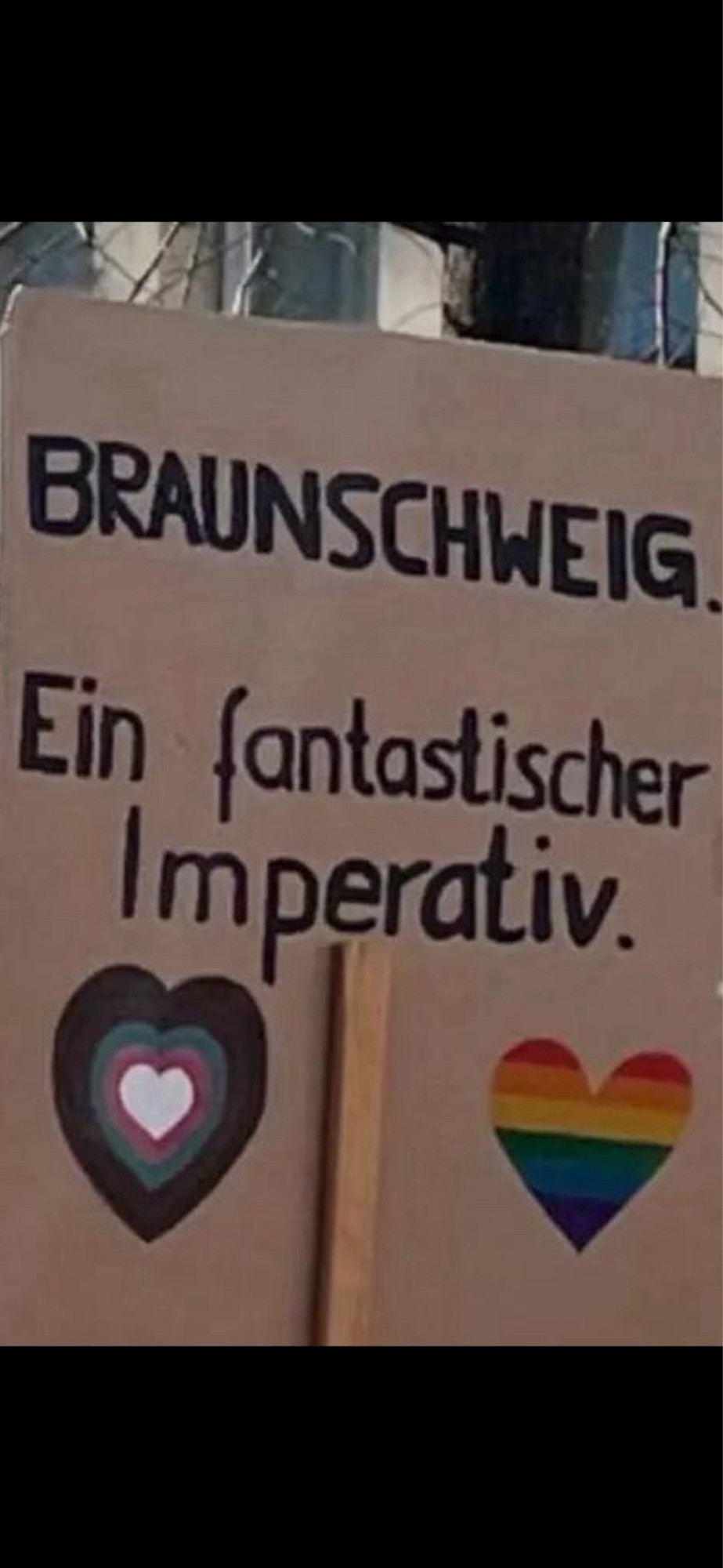 Ein Demoplakat mit dem Text: Braunschweig ein fantastischer Imperativ