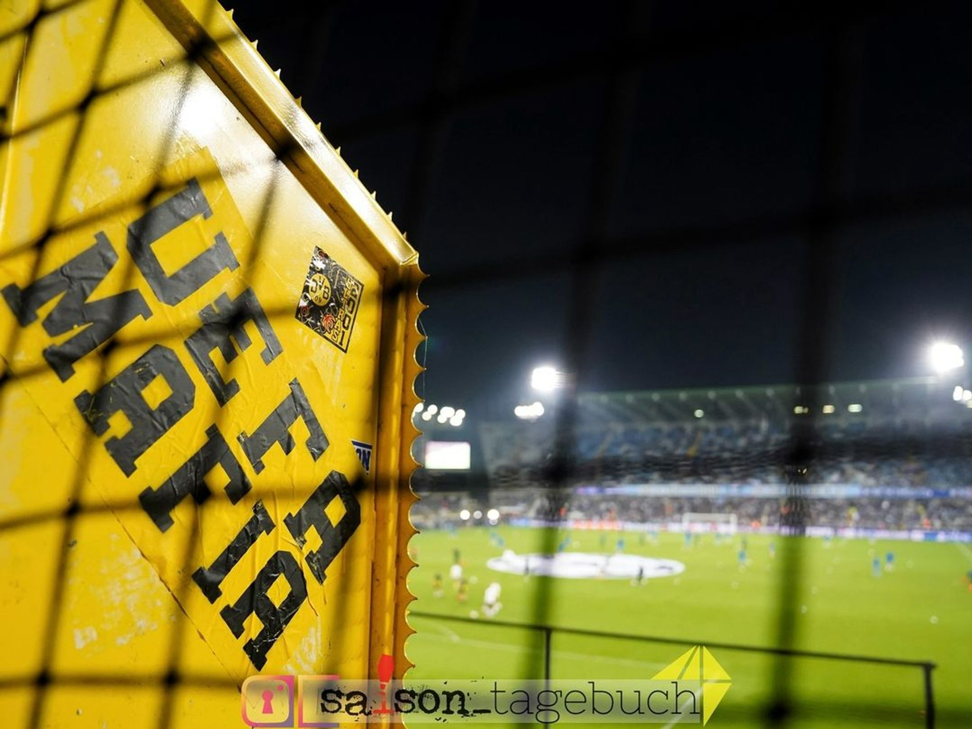 Aufkleber der BVB-Ultras in Brügge.