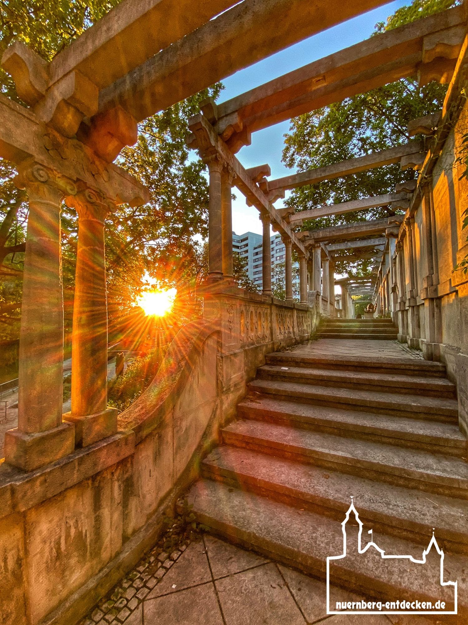 Nürnberg Tullnaupark während des Sonnenuntergang