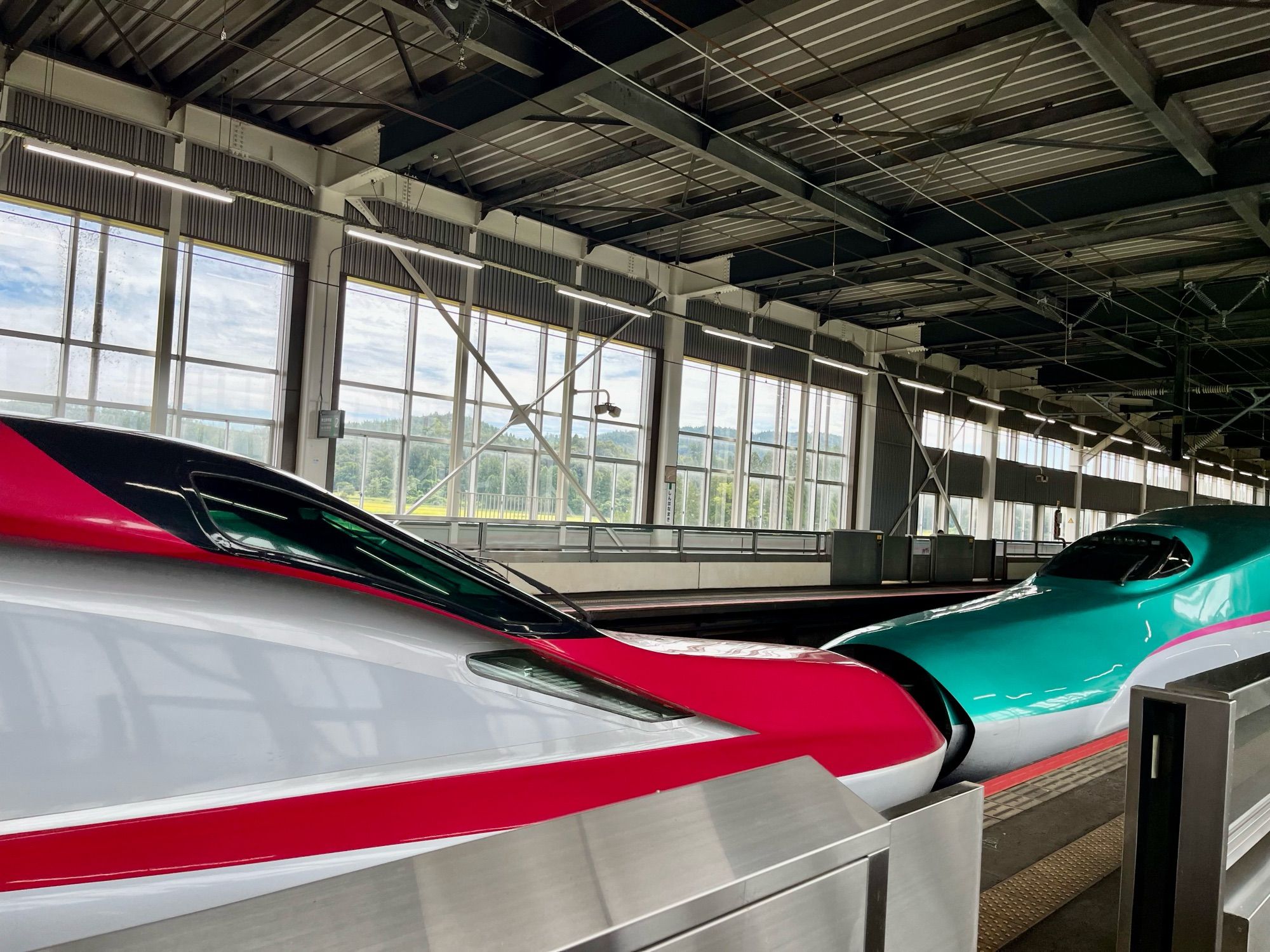 These Shinkansen trains are in love...