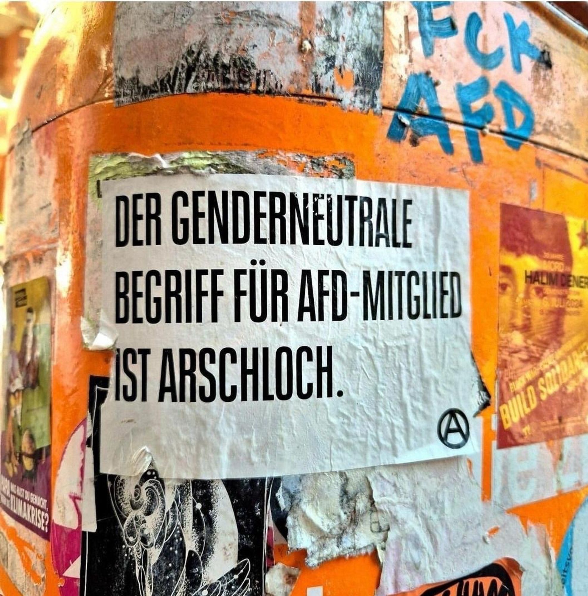 Aufkleber: „Der Genderneutrale Begriff für AfD-Mitglied ist Arschloch“