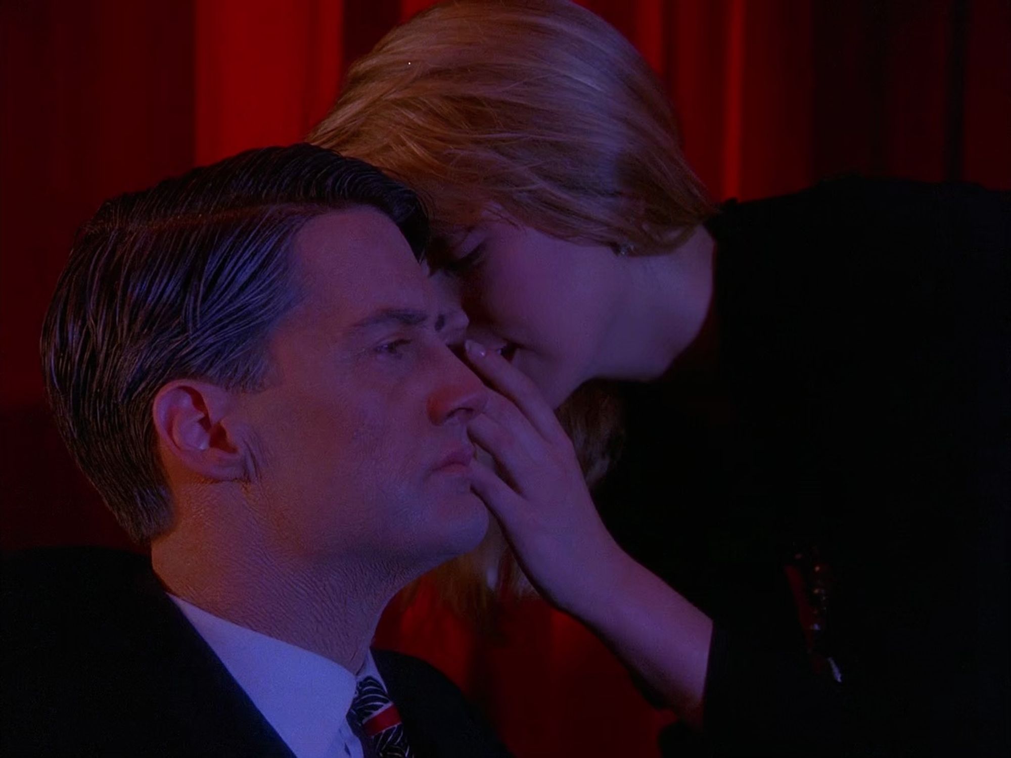 Laura whispering to Cooper in his dream. Twin Peaks S01E03 - Zen or the Skill to Catch a Killer.