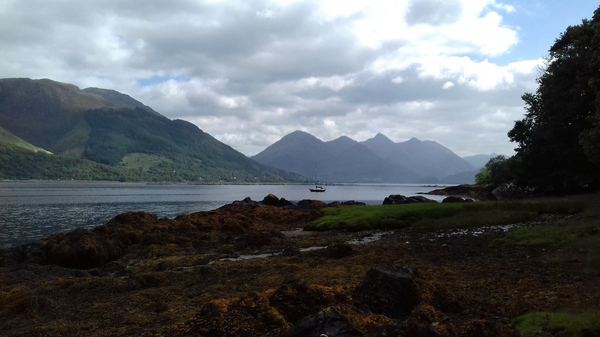 big stupid mountains, just standing there at the head of the big stupid loch. look at them, the idiots.