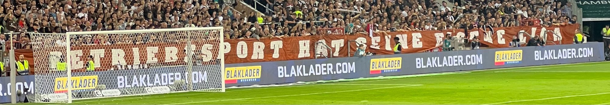 Foto Nordkurve St Pauli:
betriebssport hat seine eigene Ligq