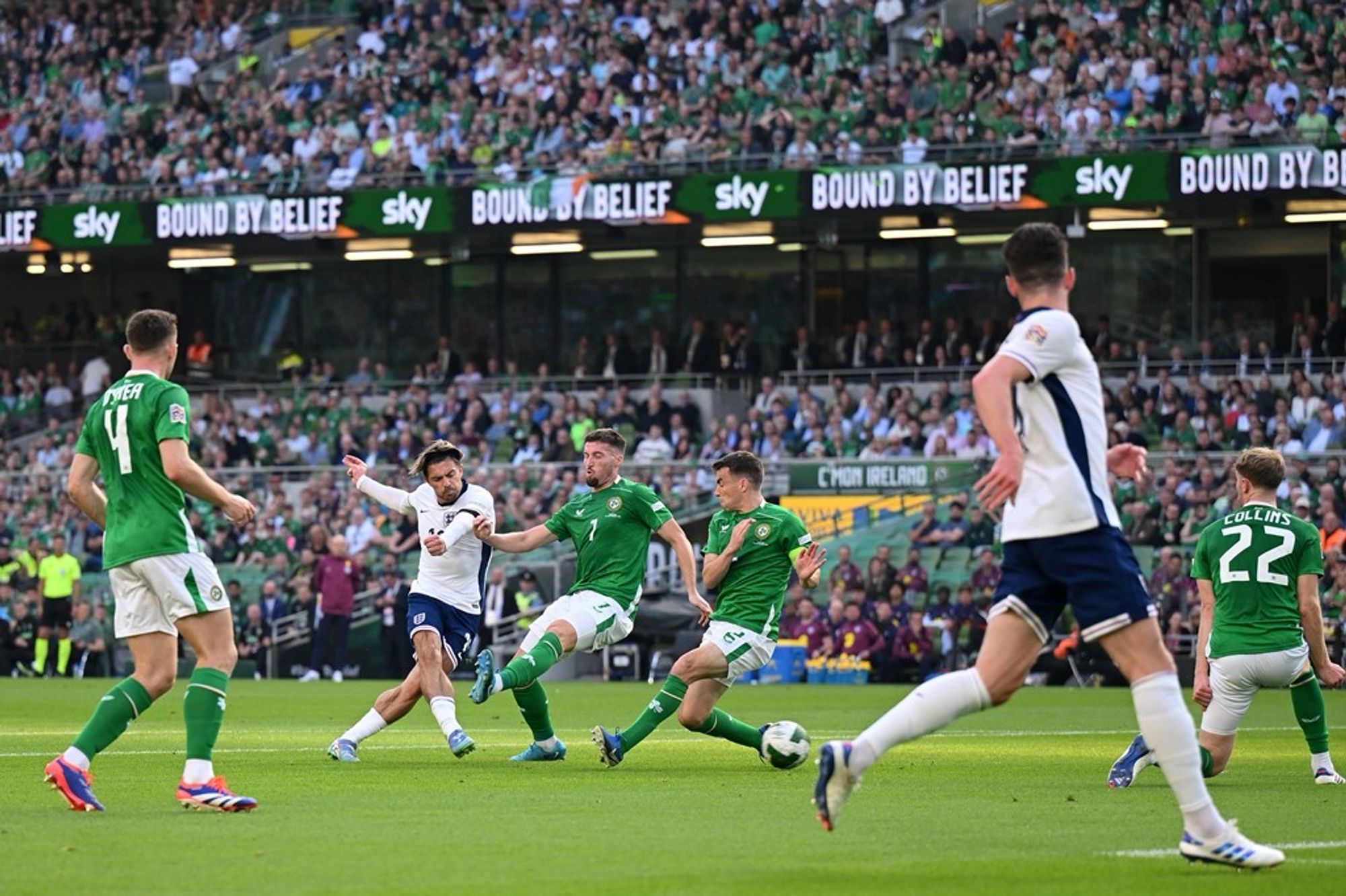 GOAL! Republic of Ireland 0-2 England (Grealish, 26)
Grealish makes it 2-0 and he makes no effort to hold back as he celebrates in front of the Irish fans! Rice with the assist to add insult to injury.
Backstories aside, this is some goal from England and Rice was at the heart of it. He links up with Mainoo and then Saka, before pulling the ball back to Grealish. 
Ireland can't do anything about it, as they are carved open by England's one-touch football.