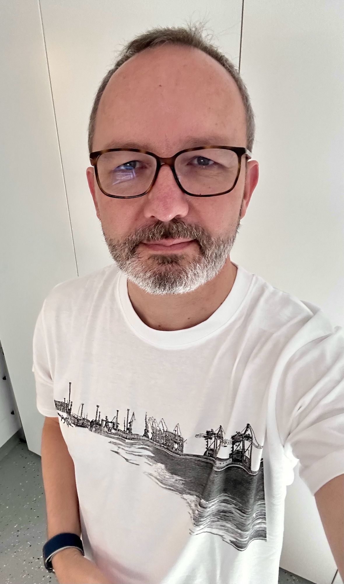 Selfie mit einem Mariupol-T-Shirt.