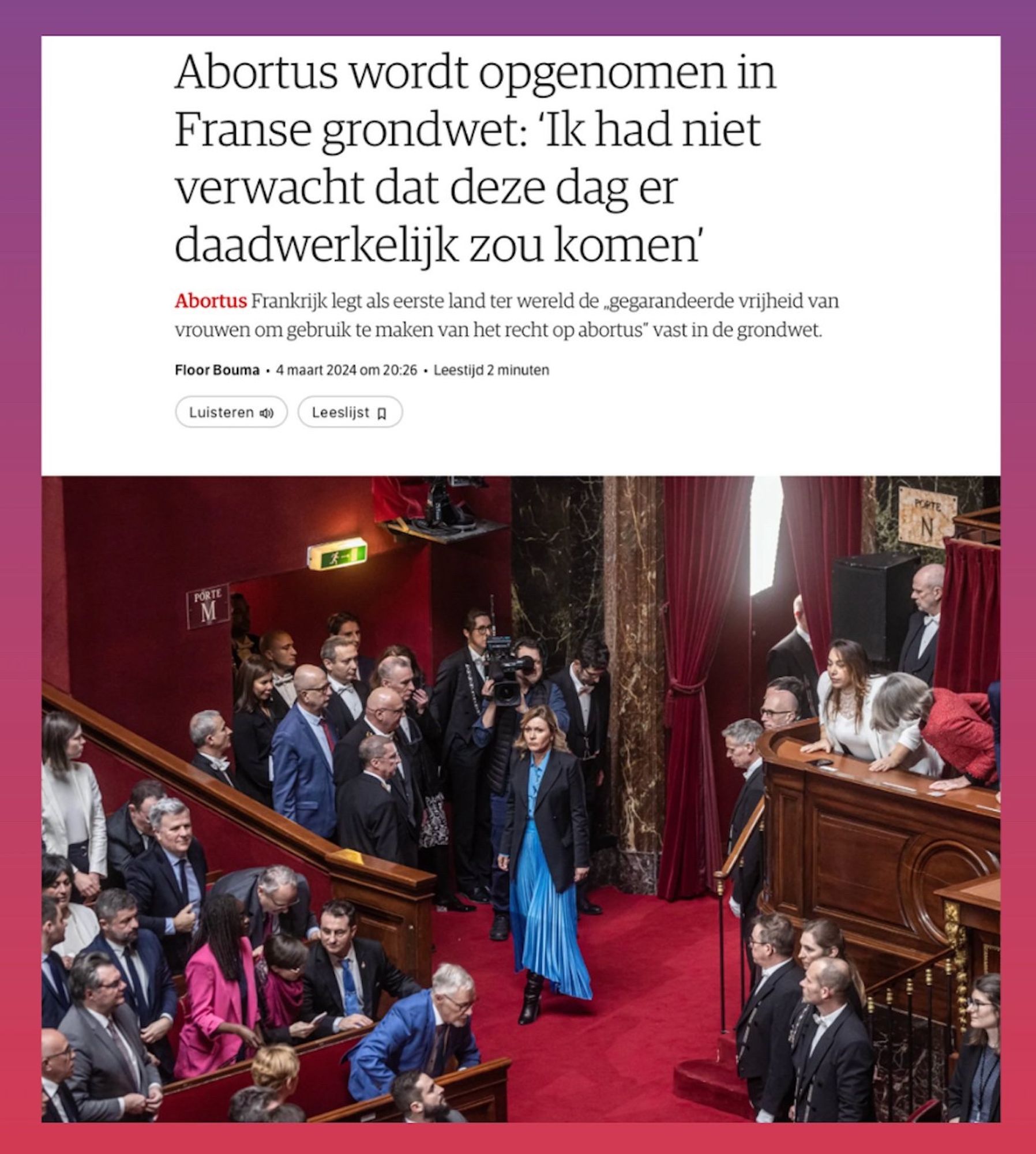 Op de afbeelding zie je een screenshot van een nieuwsartikel van het NRC. De titel van het artikel: Abortus wordt opgenomen in Franse grondwet: 'Ik had niet verwacht dat deze dag er daadwerkelijk zou komen'. De ondertitel: Abortus. Frankrijk legt als eerste land ter wereld de "gegarandeerde vrijheid van vrouwen om gebruik te maken van het recht op abortus" vast in de grondwet.