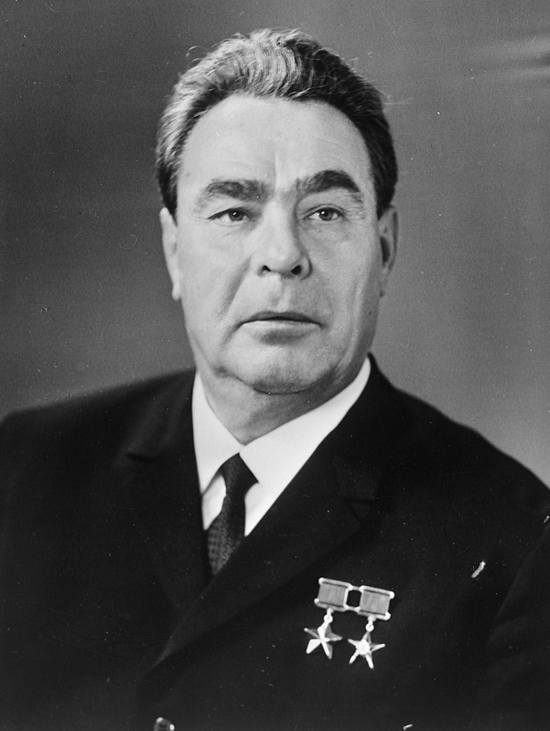 Official portrait, 1972, in suit, tie and with two medals.