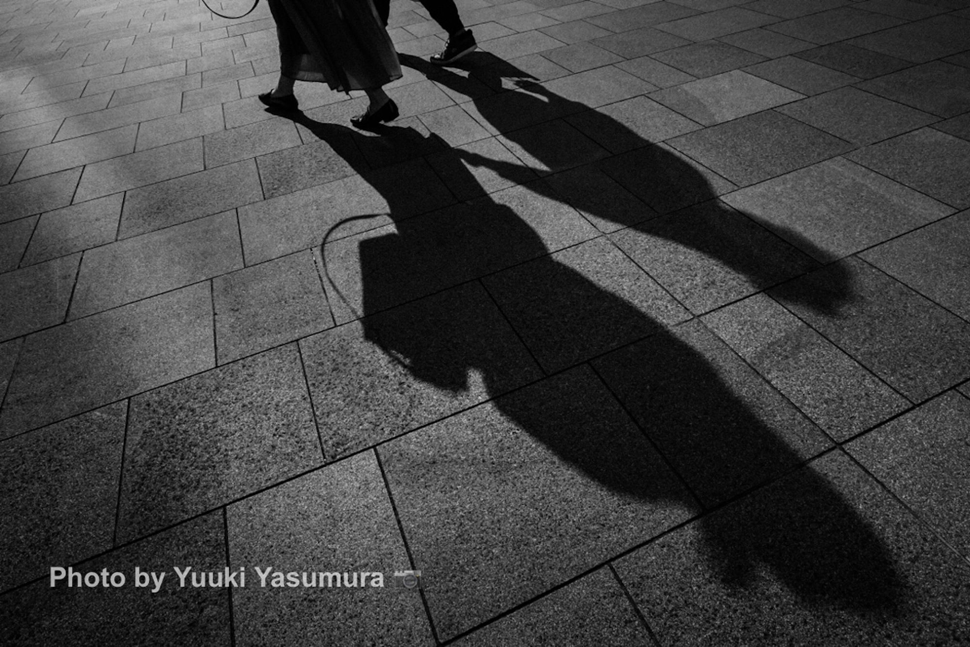 Street photograph in Tokyo on 2020. Footsteps.