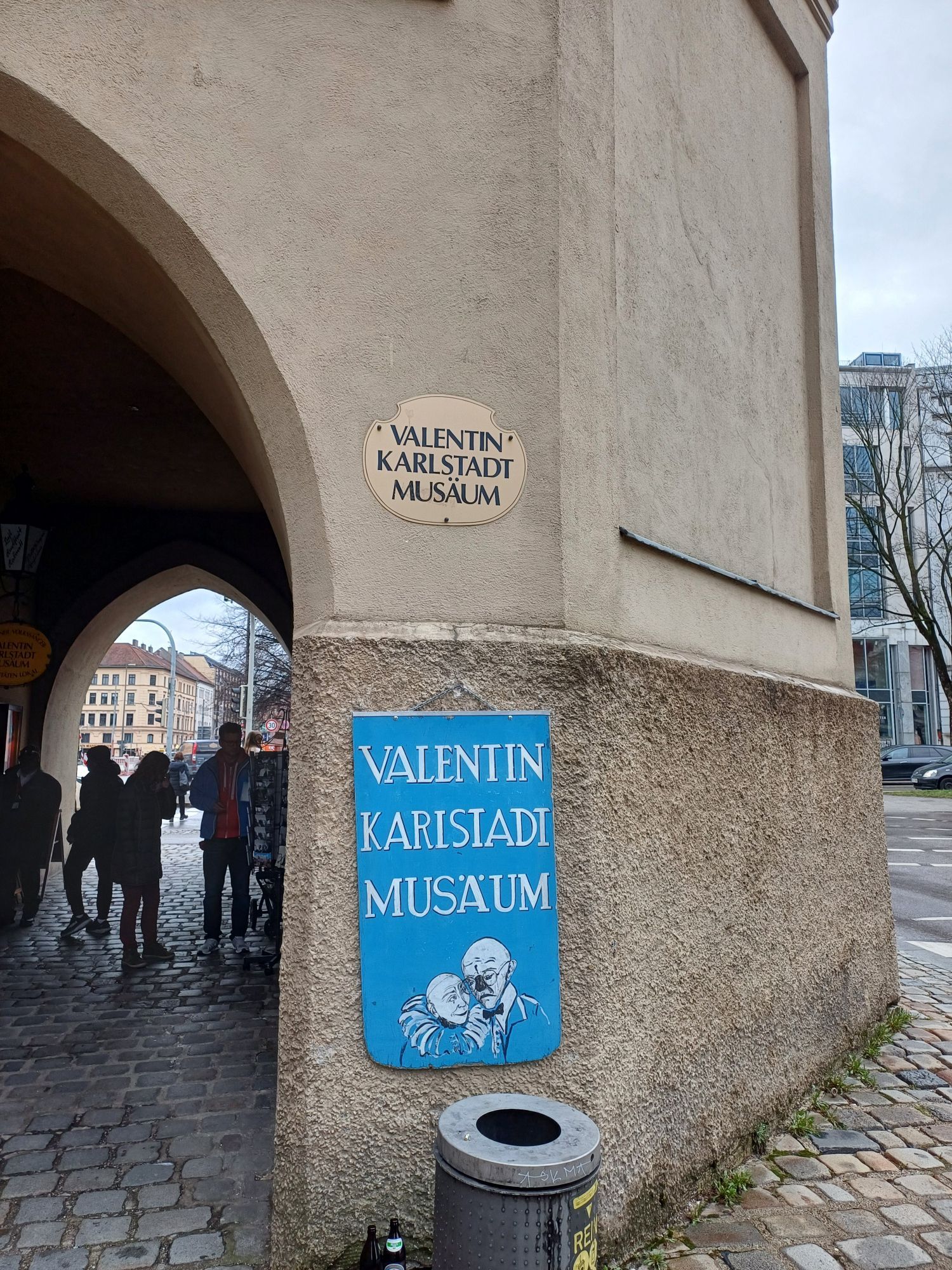 Eingang Karl Valentin Museum in München.