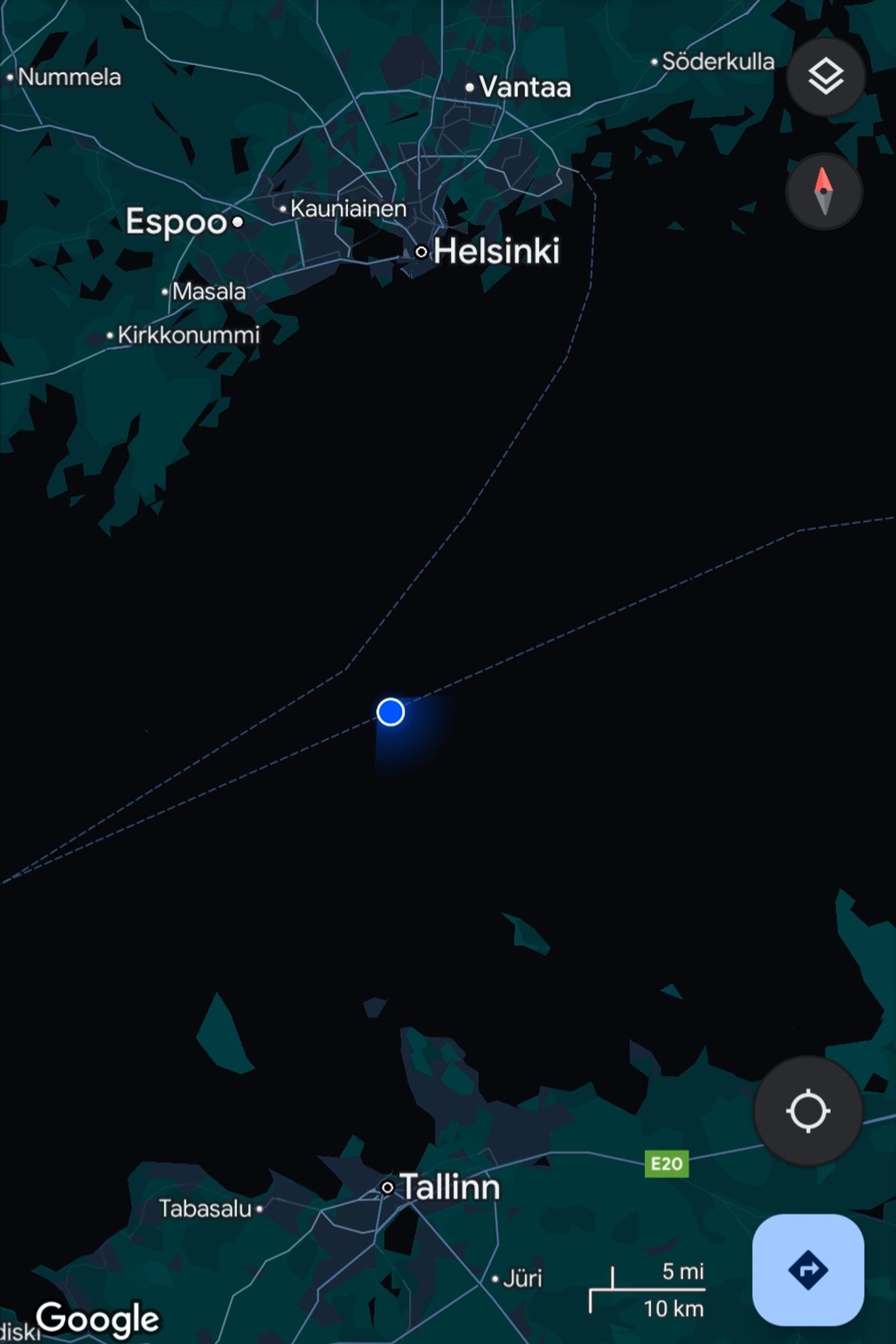 Google maps sijainti keskellä Suomenlahtea Tallinnan ja Helsingin välissä.