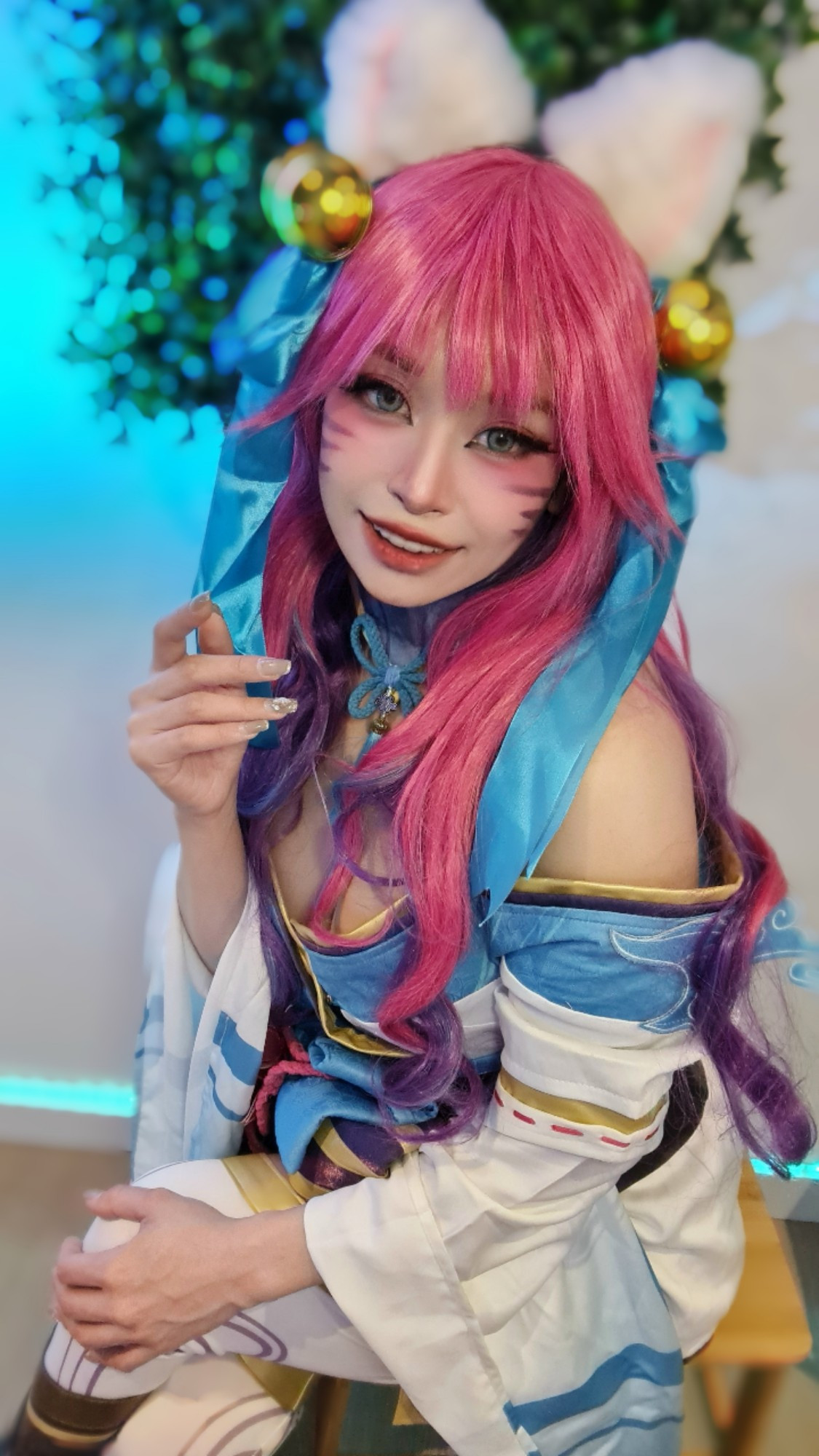 Spirit Blossom Ahri Cosplay by Adastreams