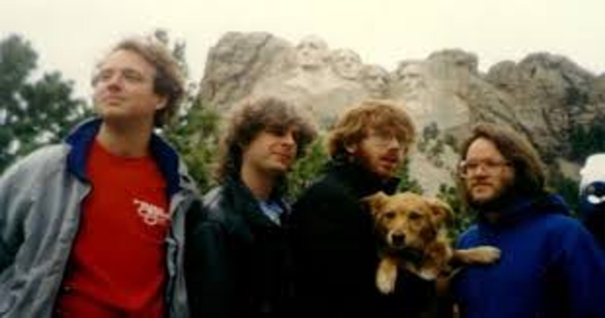 Phish (w/ Marley) in front of Mt Rushmore